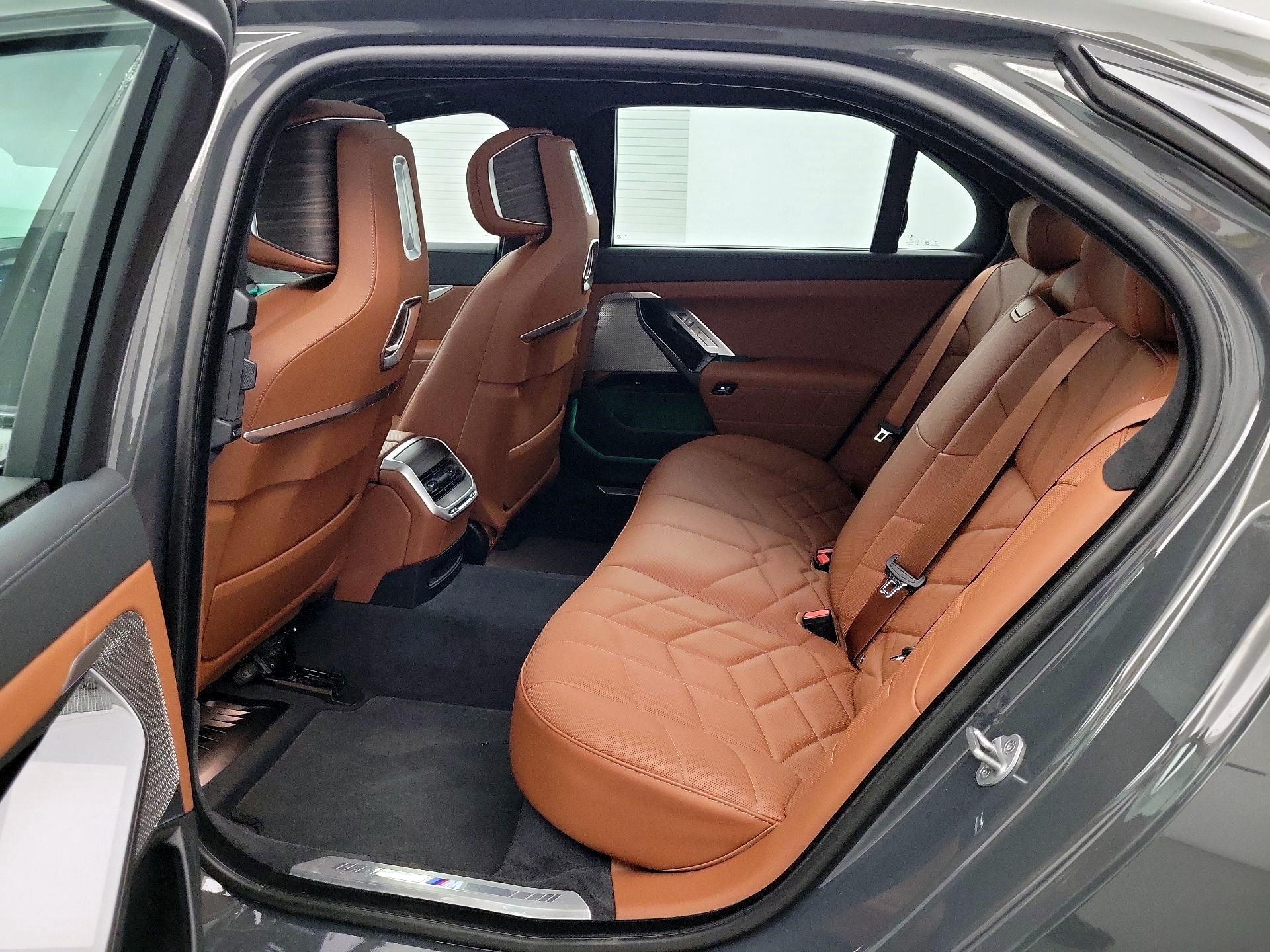Thumbnail: 2023 BMW 7 Series - 19