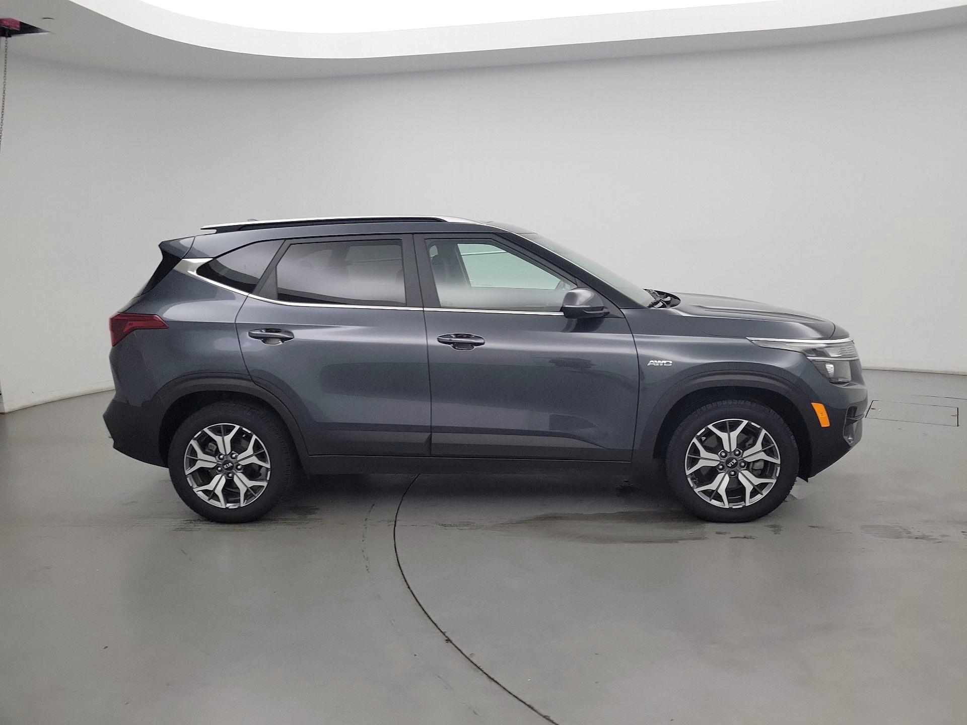 Thumbnail: 2021 Kia Seltos - 4