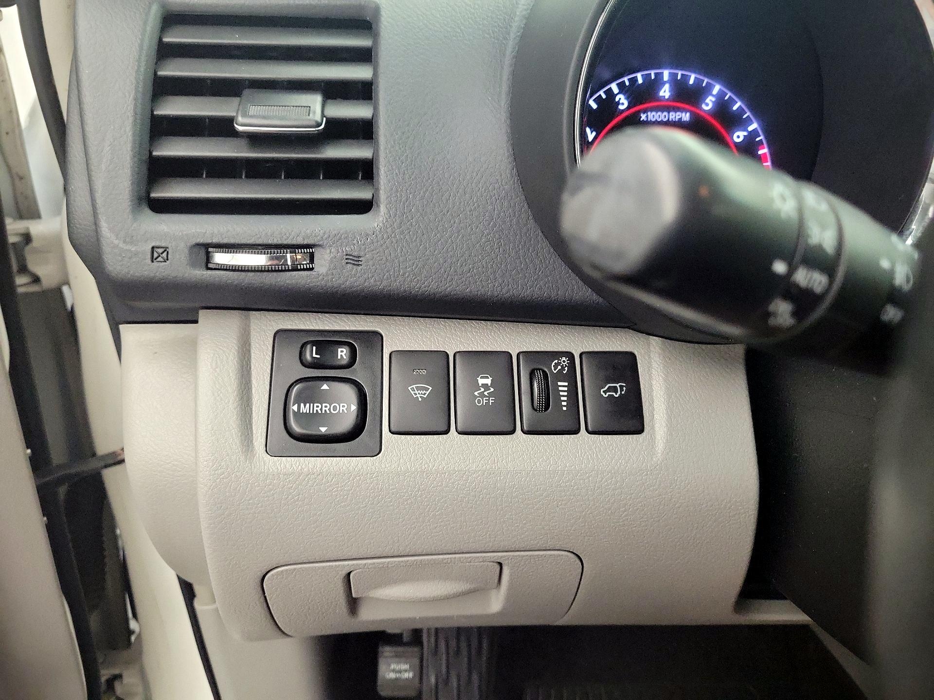 Thumbnail: 2013 Toyota Highlander - 13
