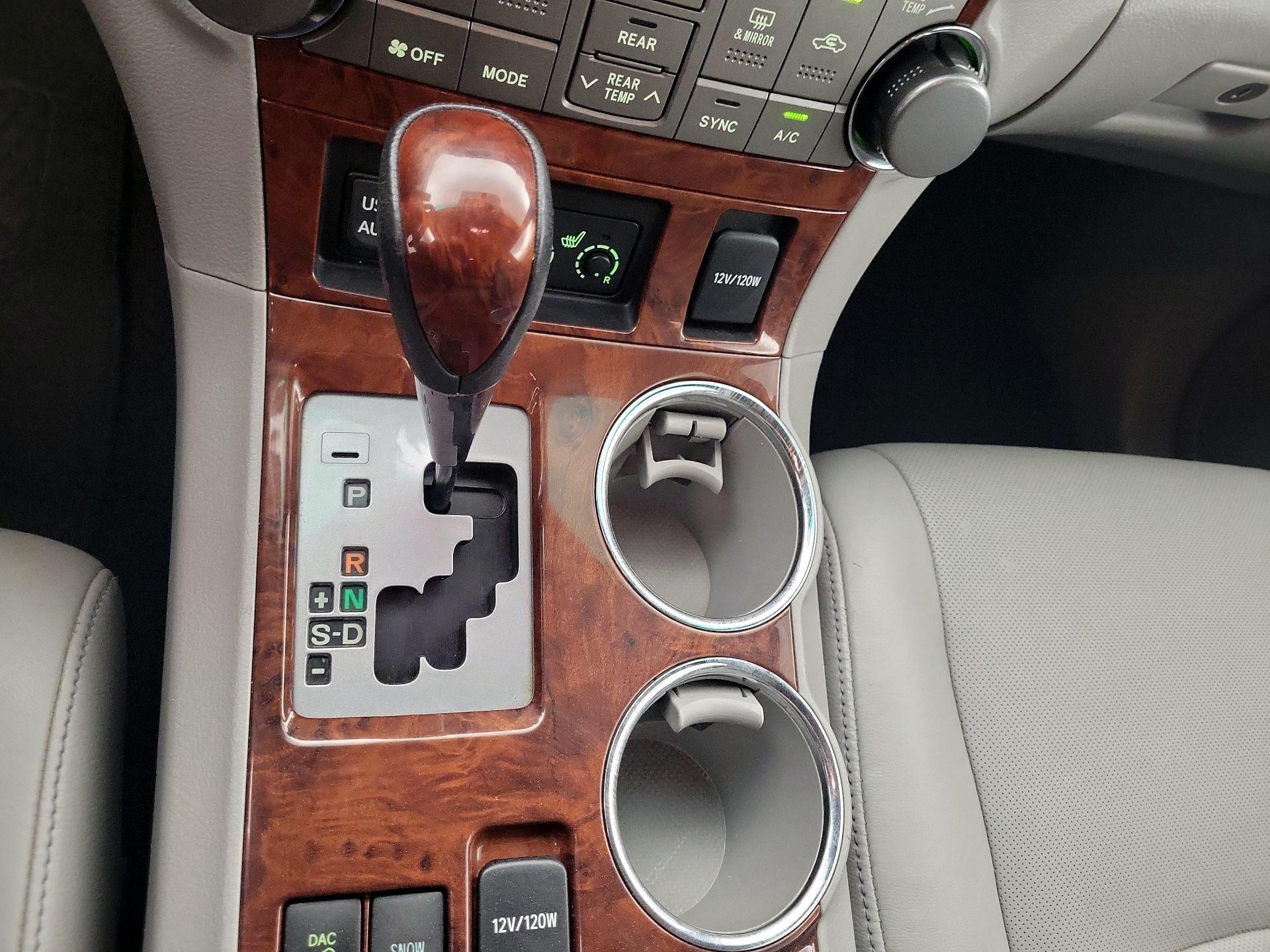 Thumbnail: 2013 Toyota Highlander - 17