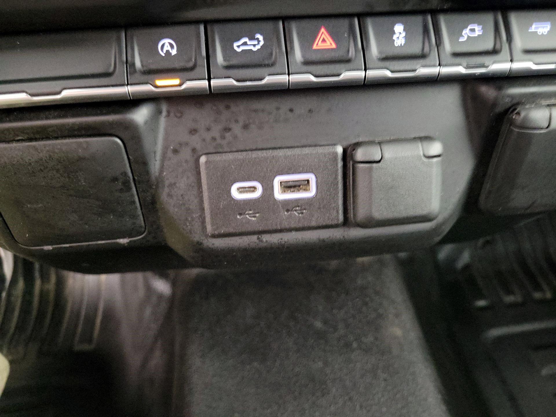 Thumbnail: 2021 Chevrolet Silverado 1500 - 16