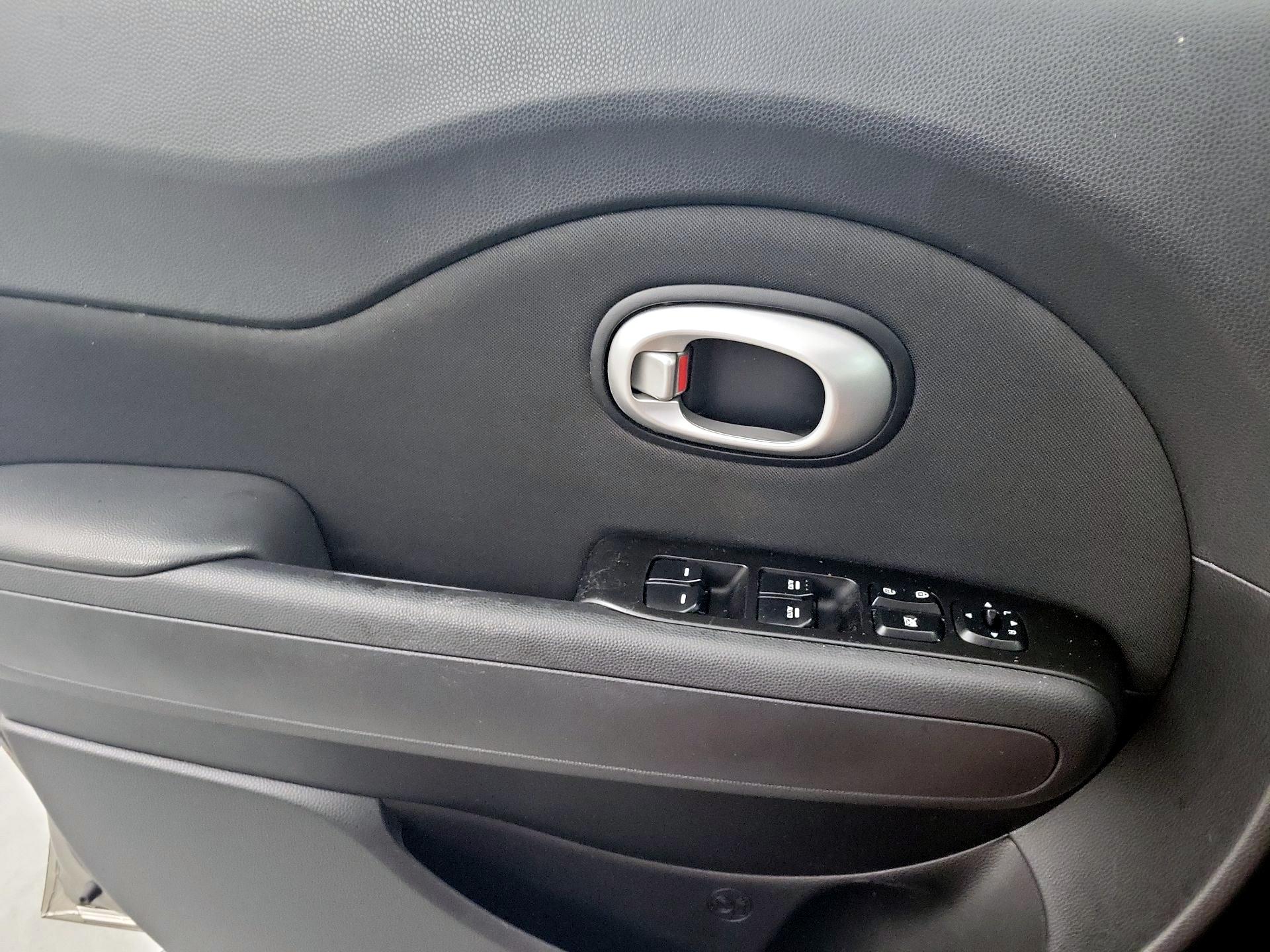 Thumbnail: 2014 Kia Soul - 12