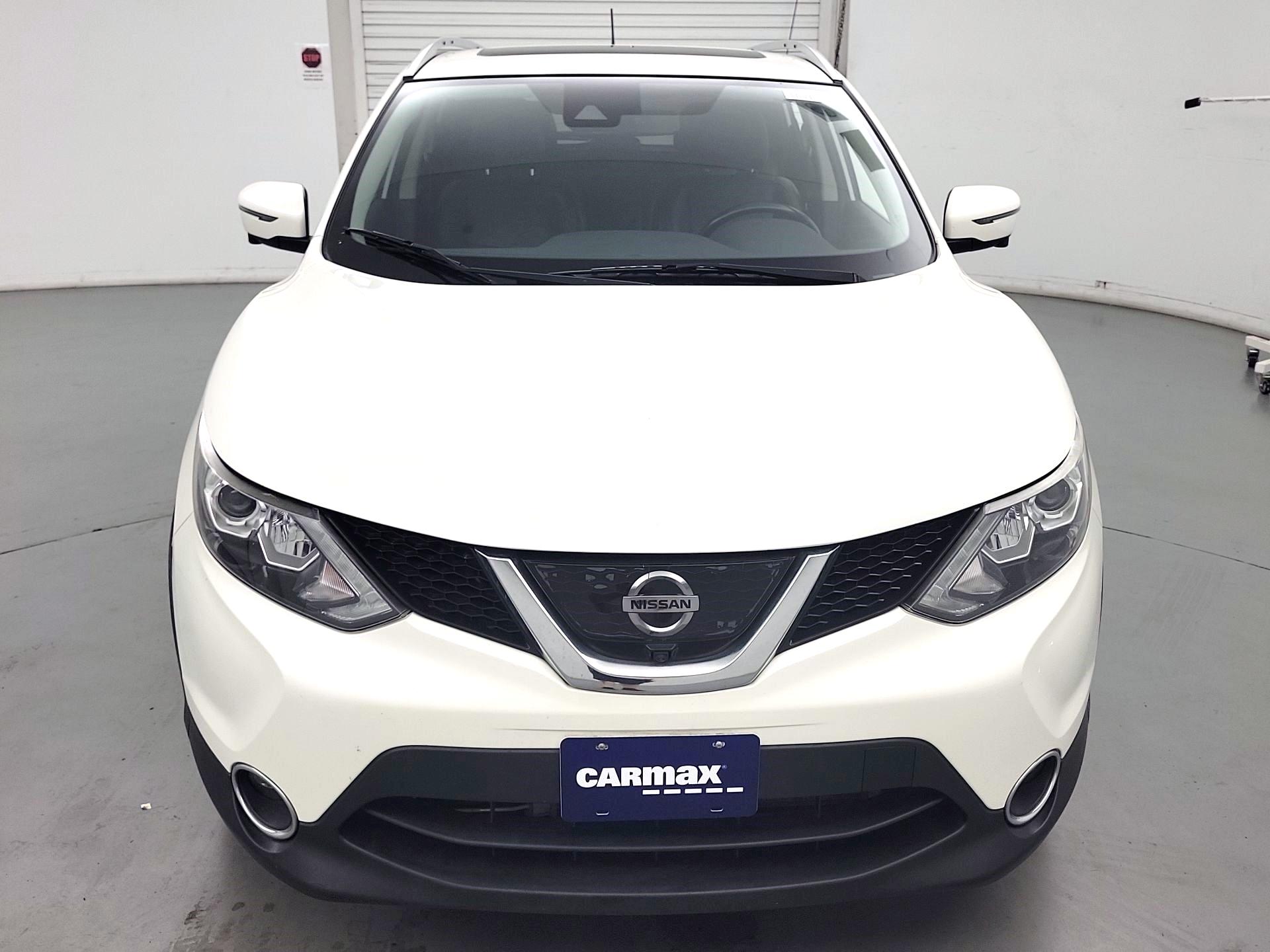 Thumbnail: 2017 Nissan Rogue Sport - 2