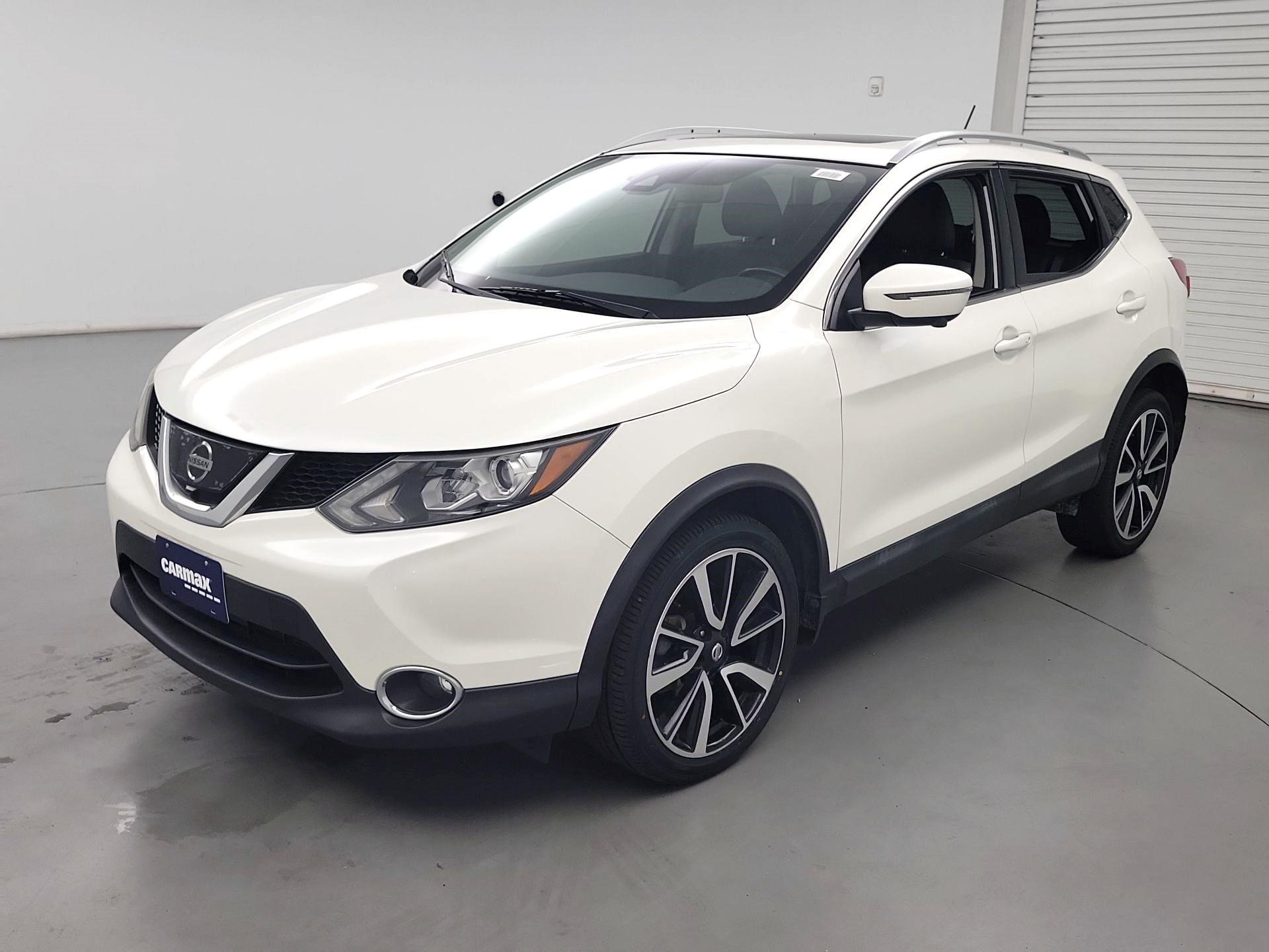 Thumbnail: 2017 Nissan Rogue Sport - 3