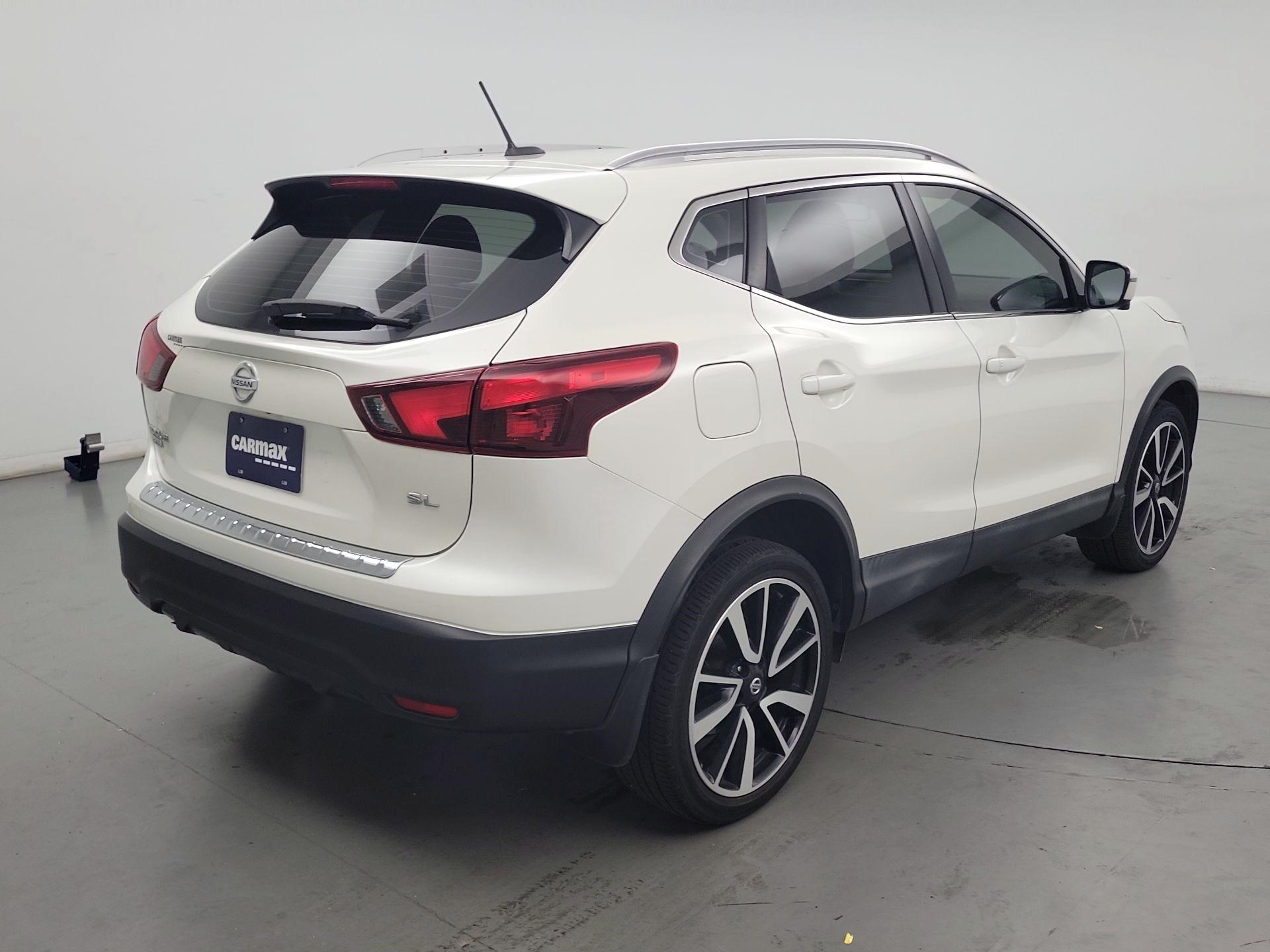 Thumbnail: 2017 Nissan Rogue Sport - 5