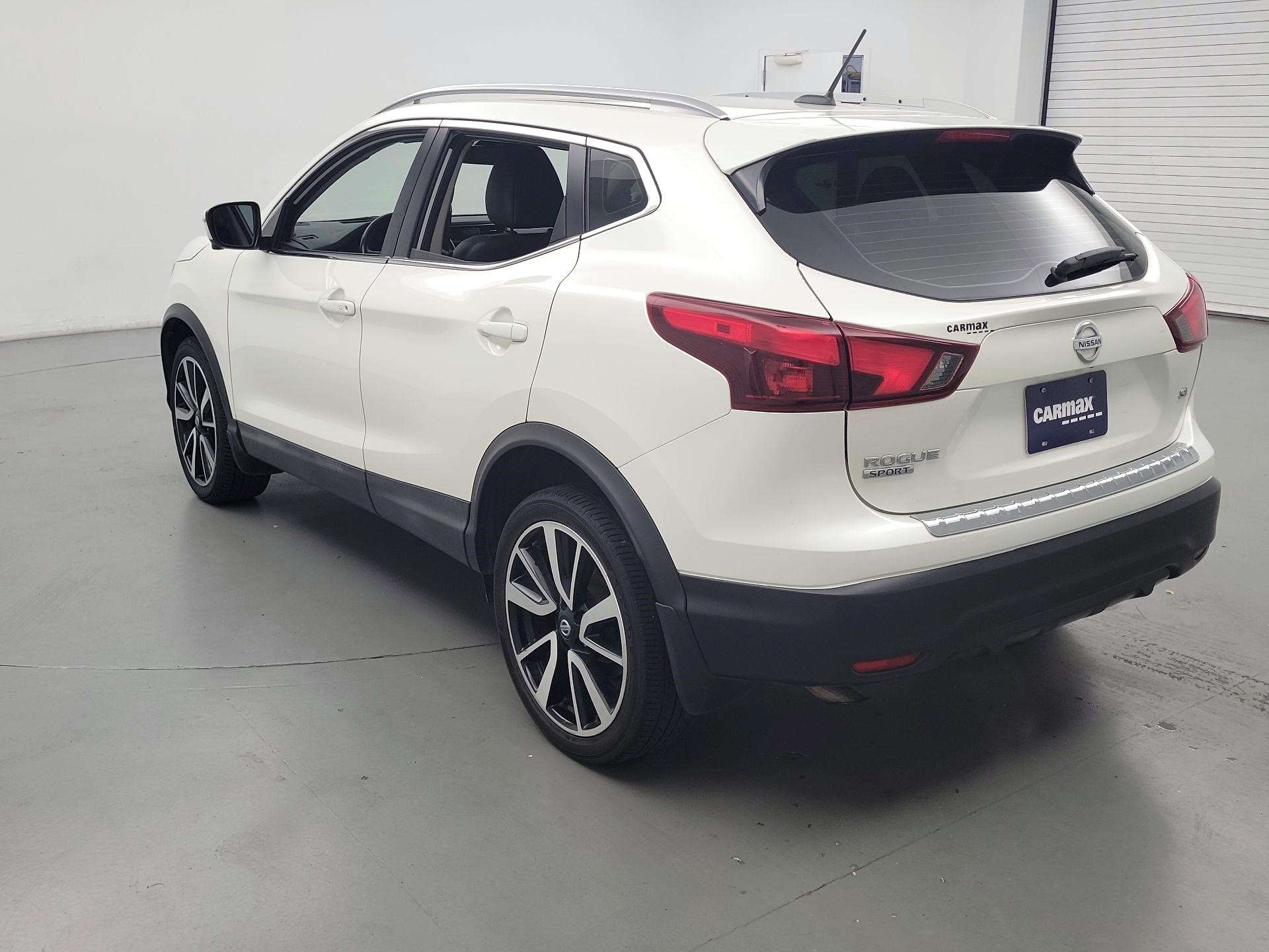 Thumbnail: 2017 Nissan Rogue Sport - 7