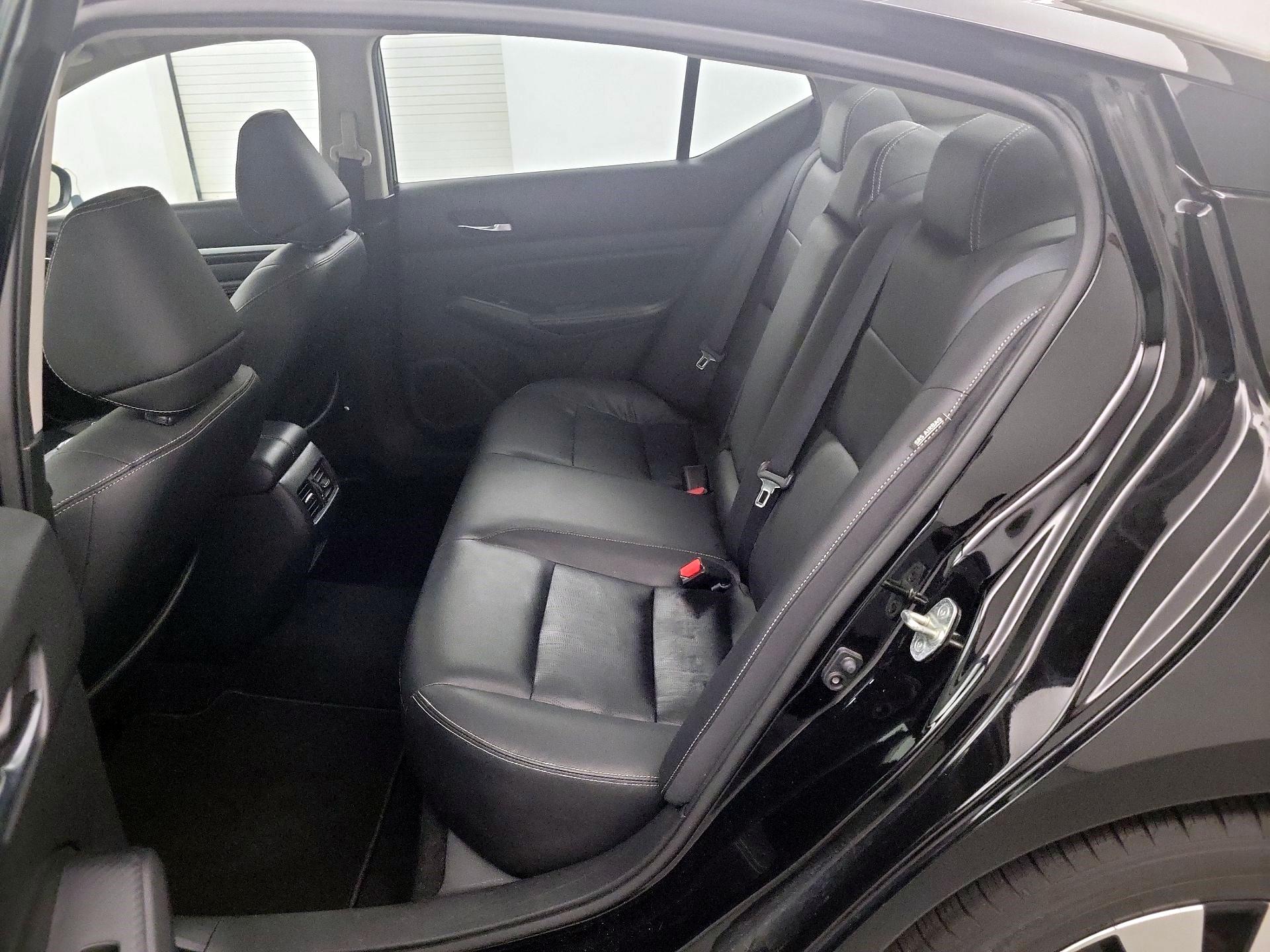 Thumbnail: 2019 Nissan Altima - 19