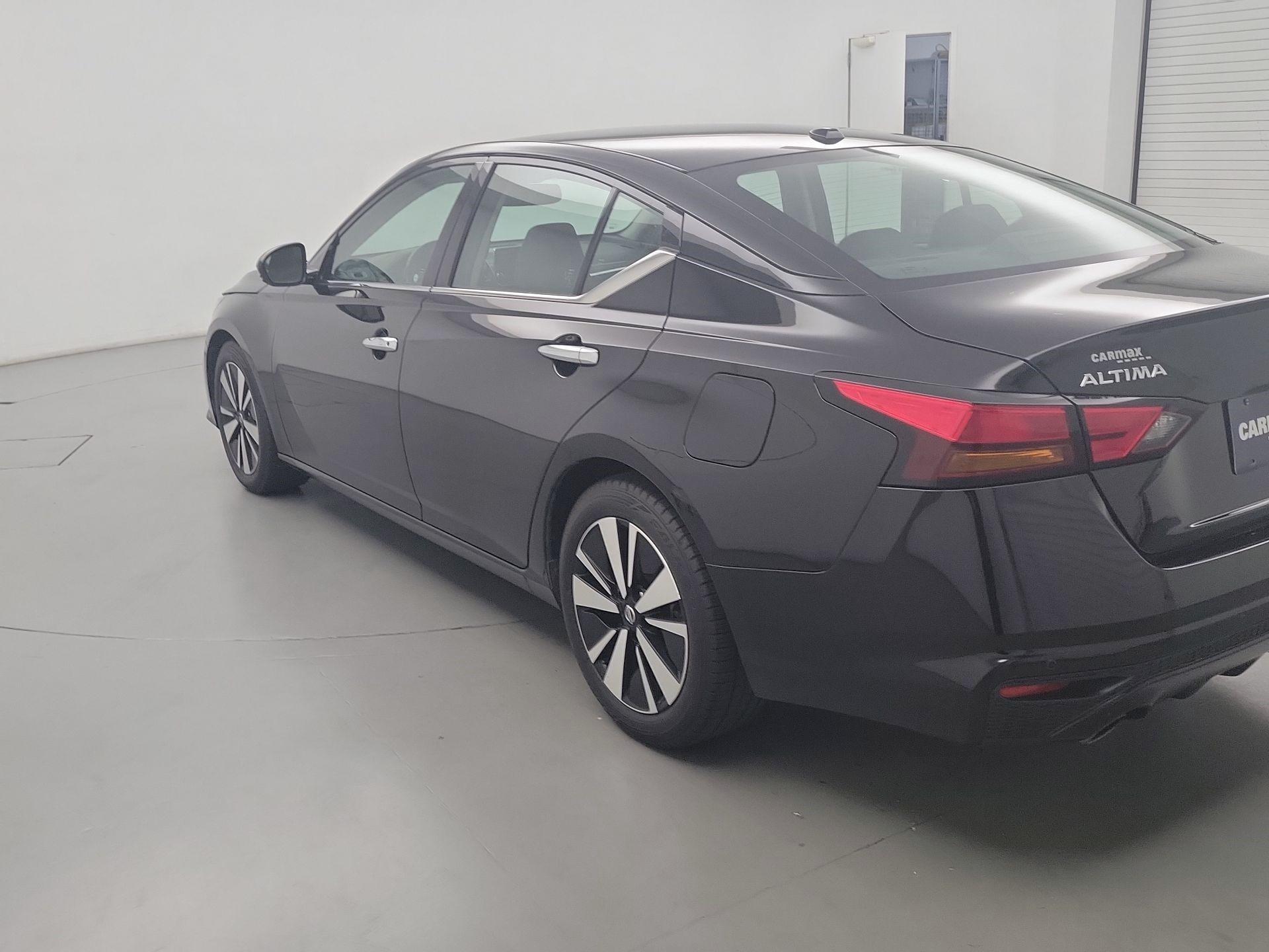 Thumbnail: 2019 Nissan Altima - 7