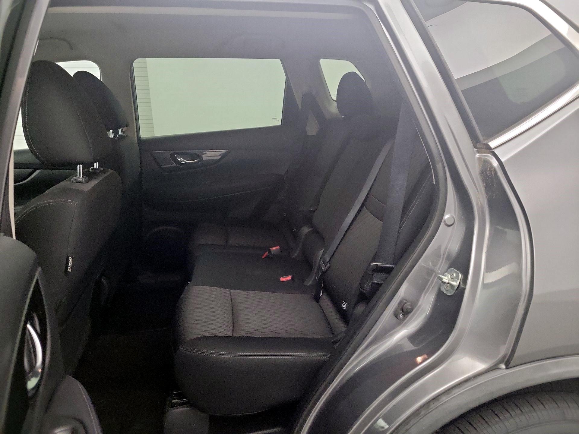 Thumbnail: 2018 Nissan Rogue - 17