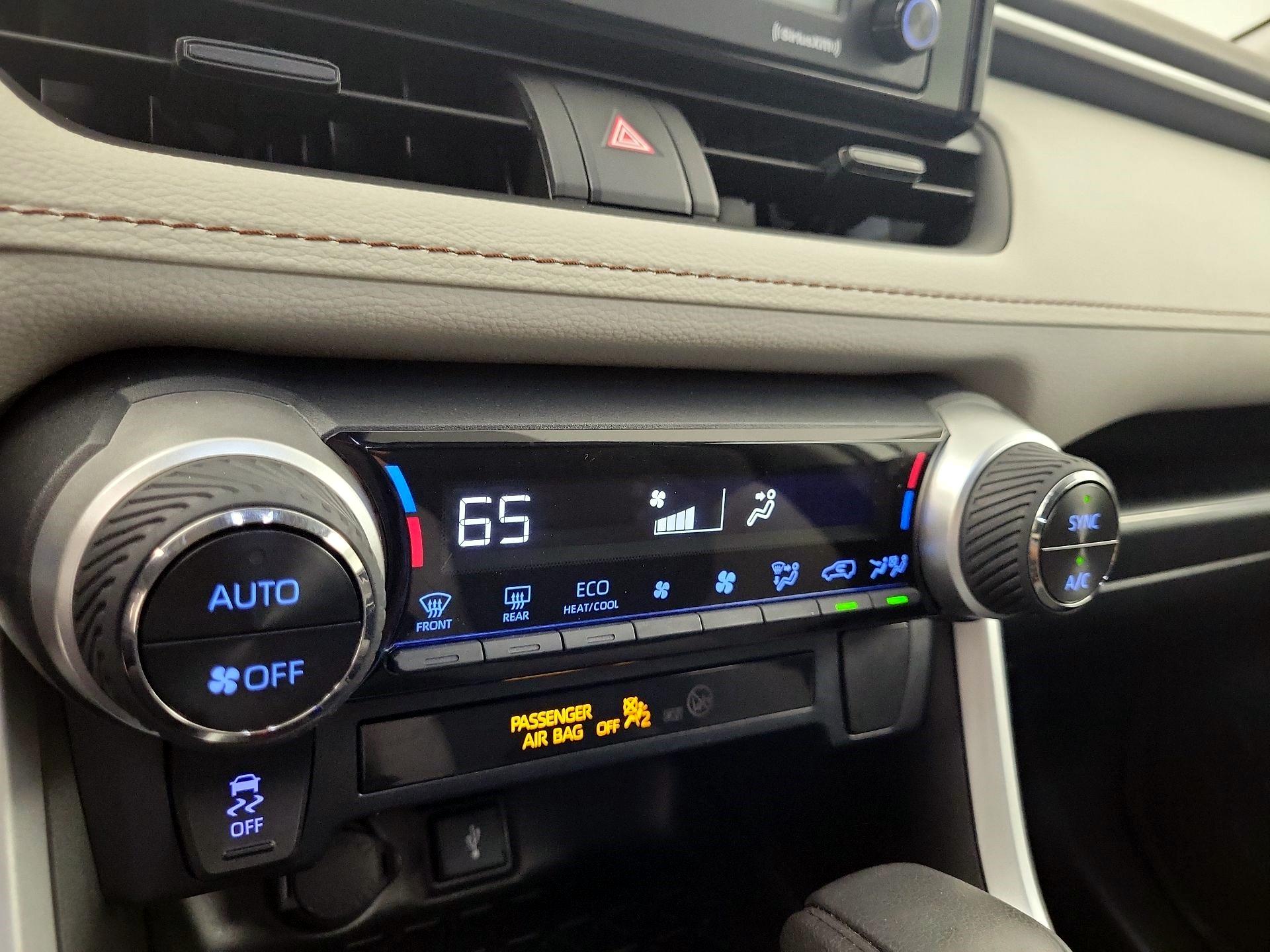Thumbnail: 2021 Toyota RAV4 - 14