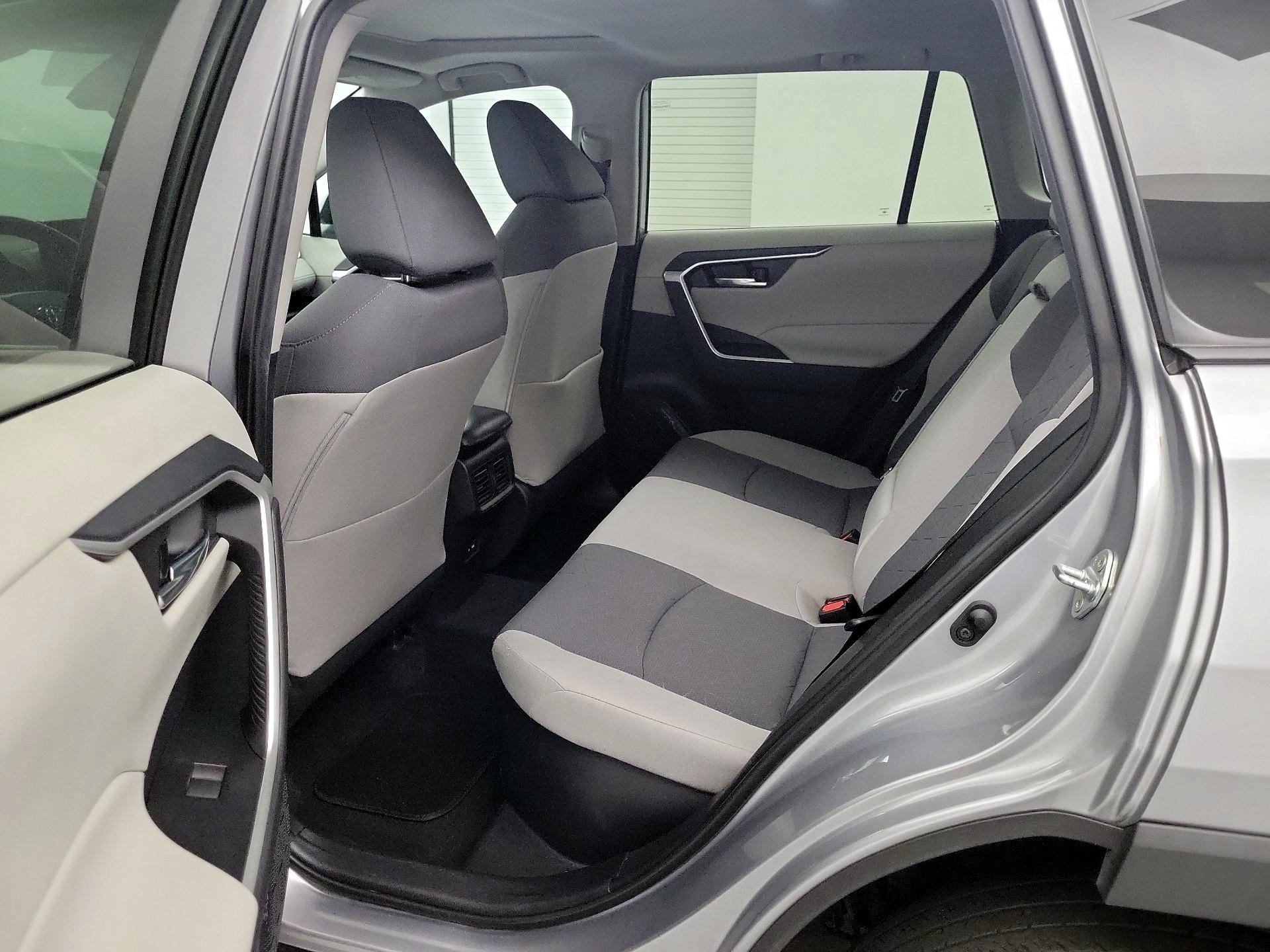 Thumbnail: 2021 Toyota RAV4 - 18
