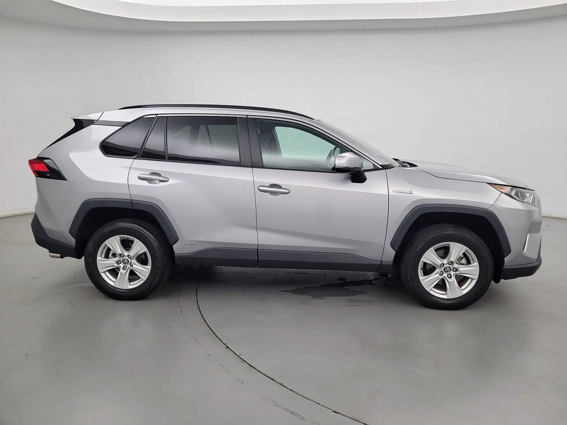 Thumbnail: 2021 Toyota RAV4 - 4