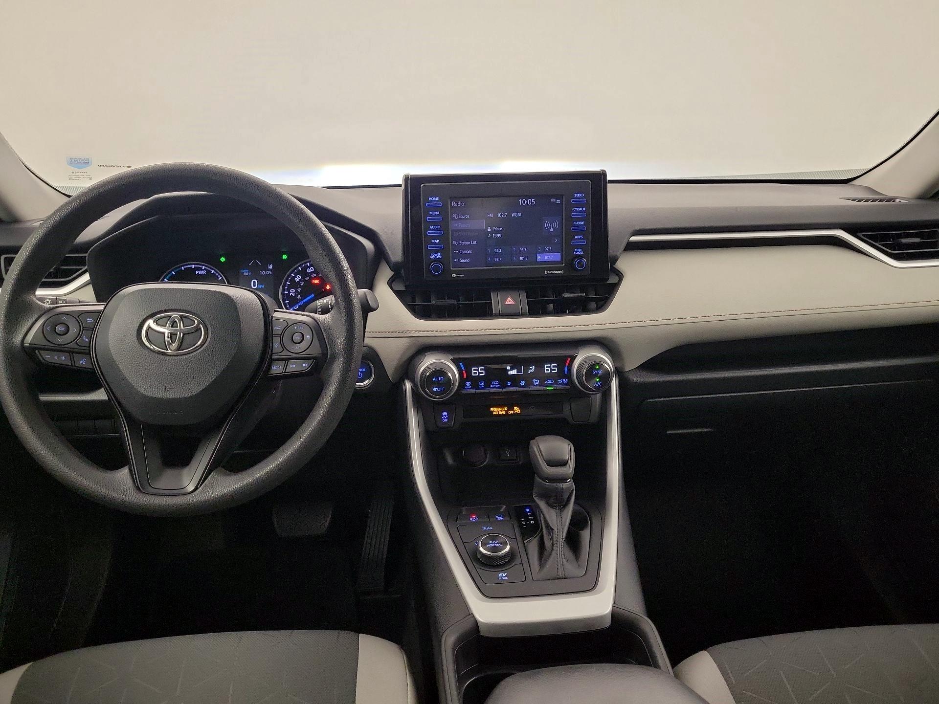 Thumbnail: 2021 Toyota RAV4 - 8