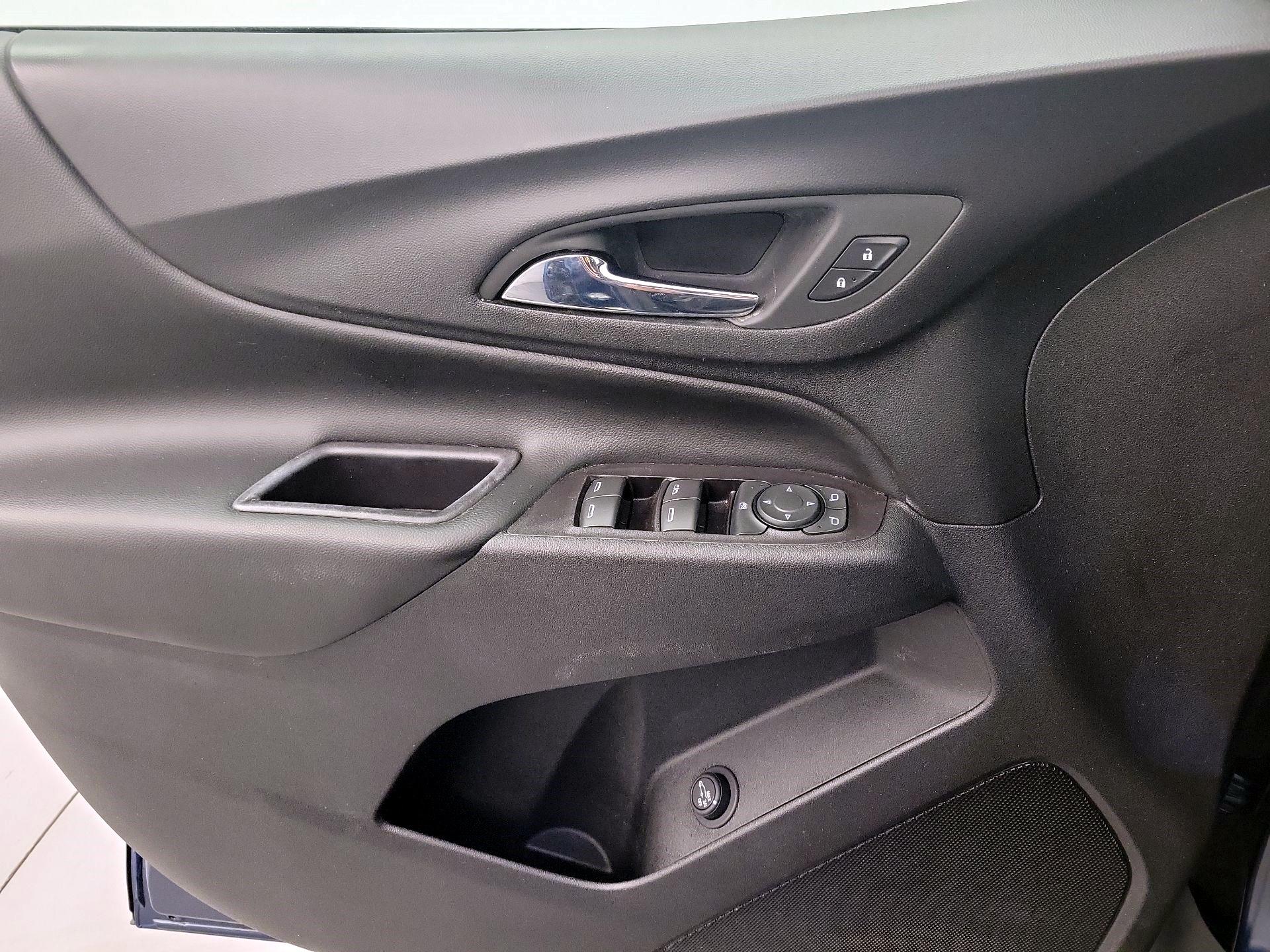 Thumbnail: 2020 Chevrolet Equinox - 10