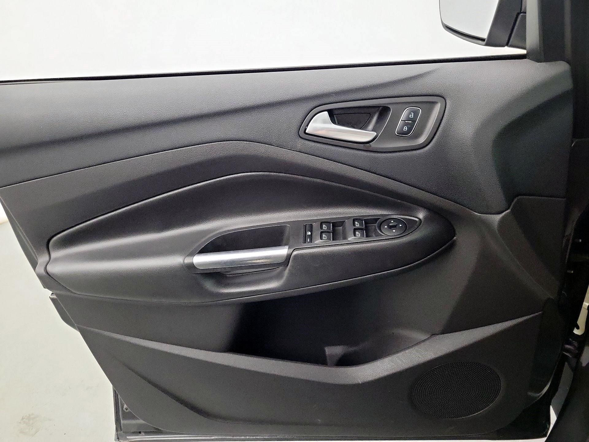 Thumbnail: 2017 Ford Escape - 10