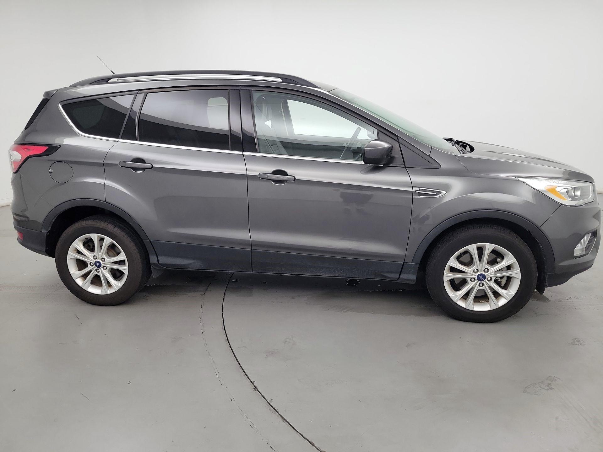 Thumbnail: 2017 Ford Escape - 4