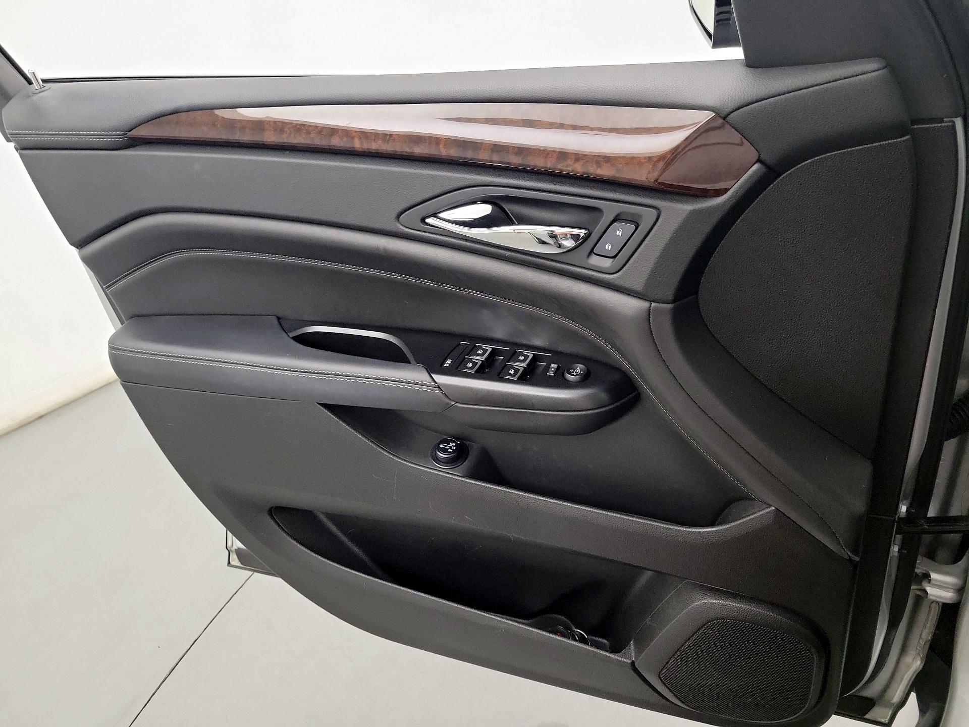 Thumbnail: 2016 Cadillac SRX - 10