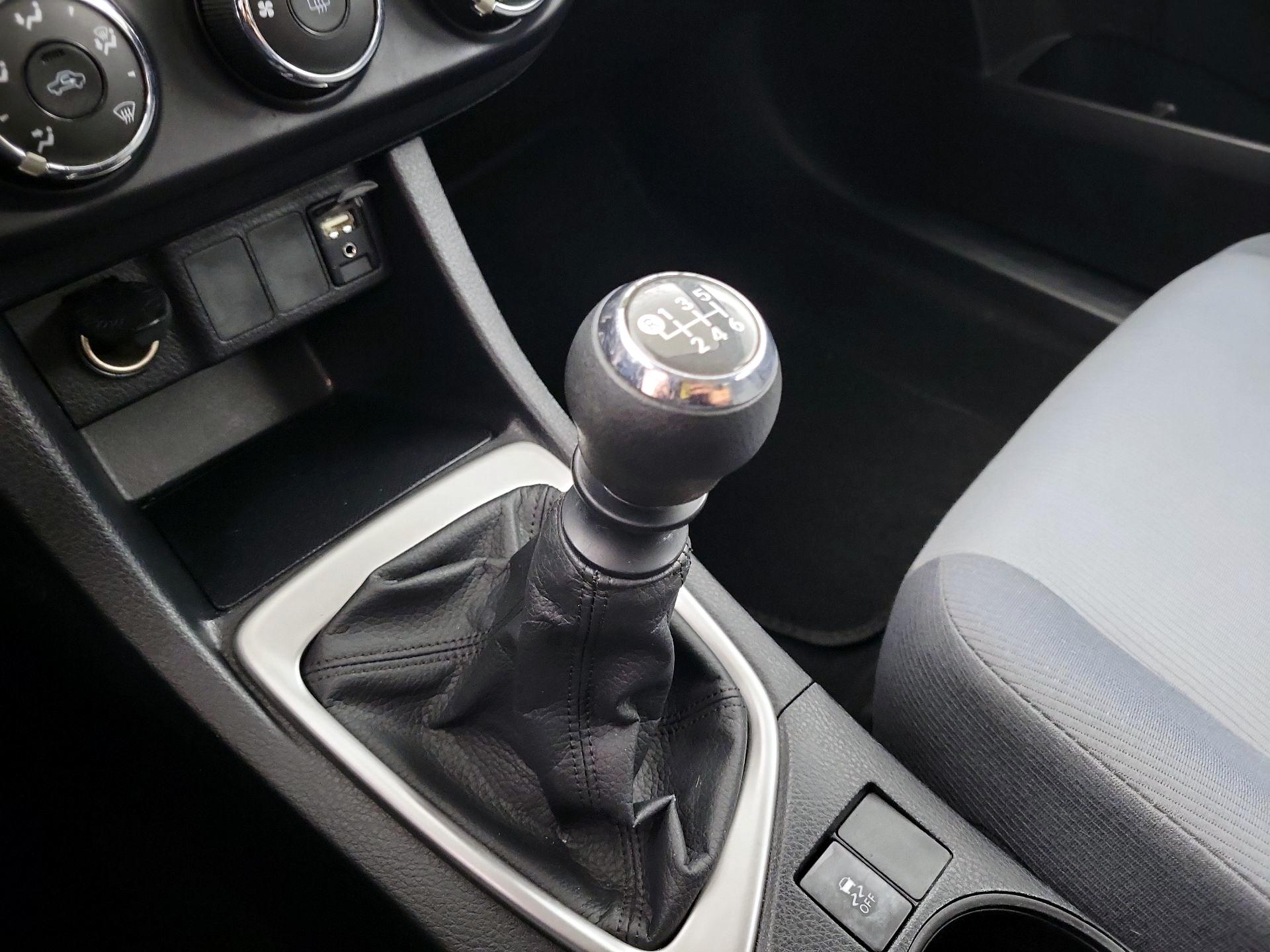 Thumbnail: 2016 Toyota Corolla - 16