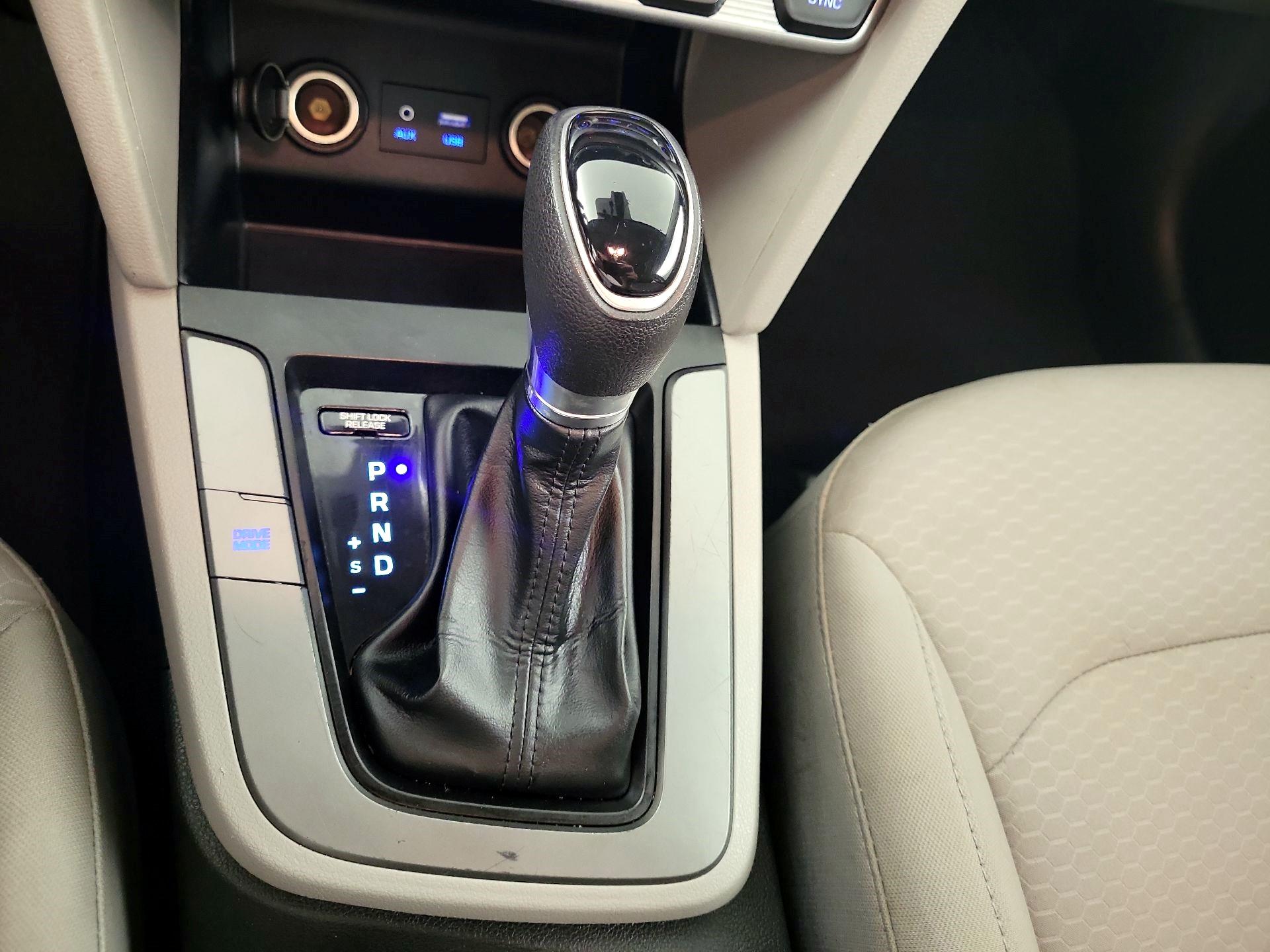 Thumbnail: 2020 Hyundai Elantra - 15