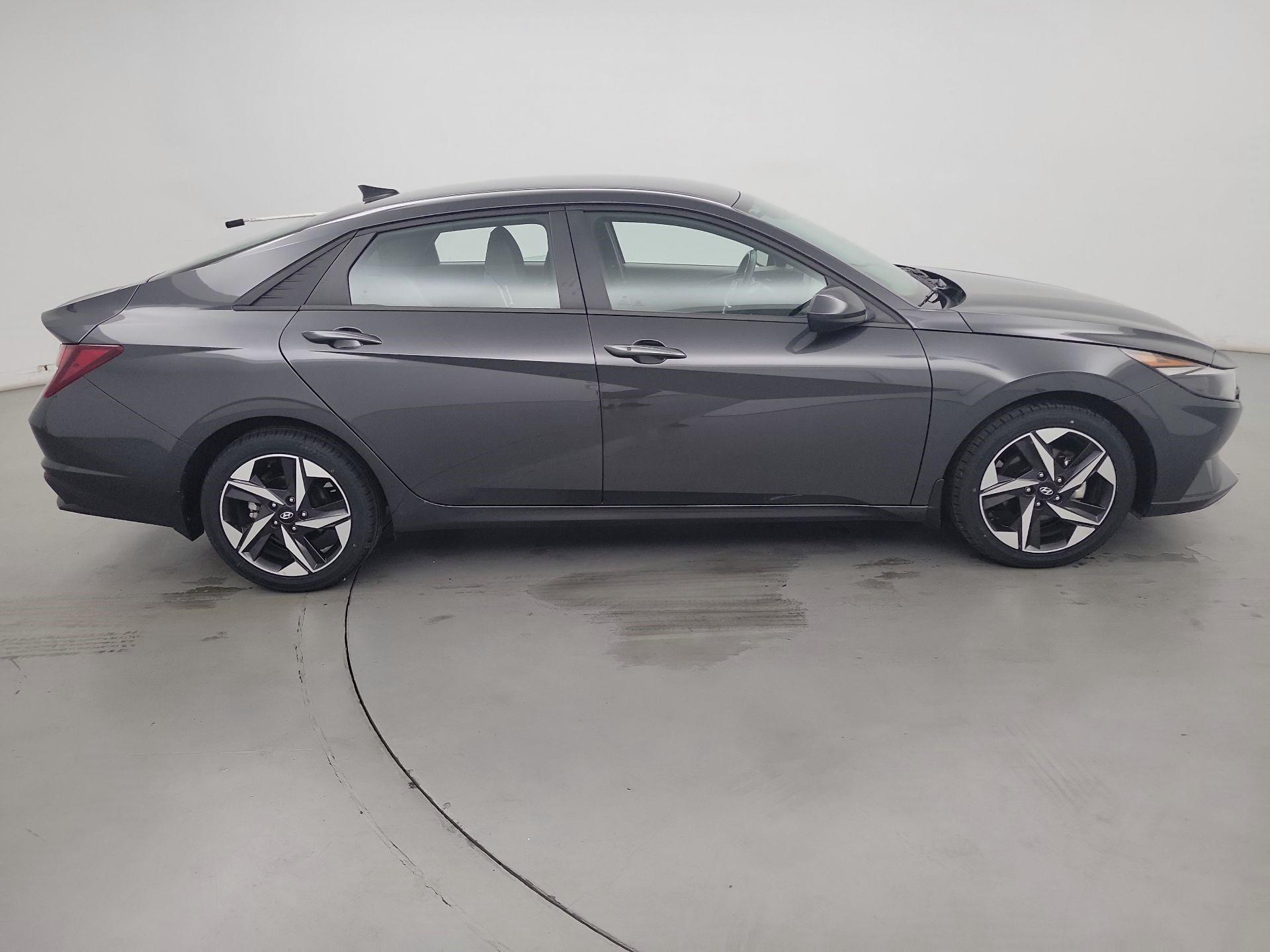 Thumbnail: 2023 Hyundai Elantra - 4