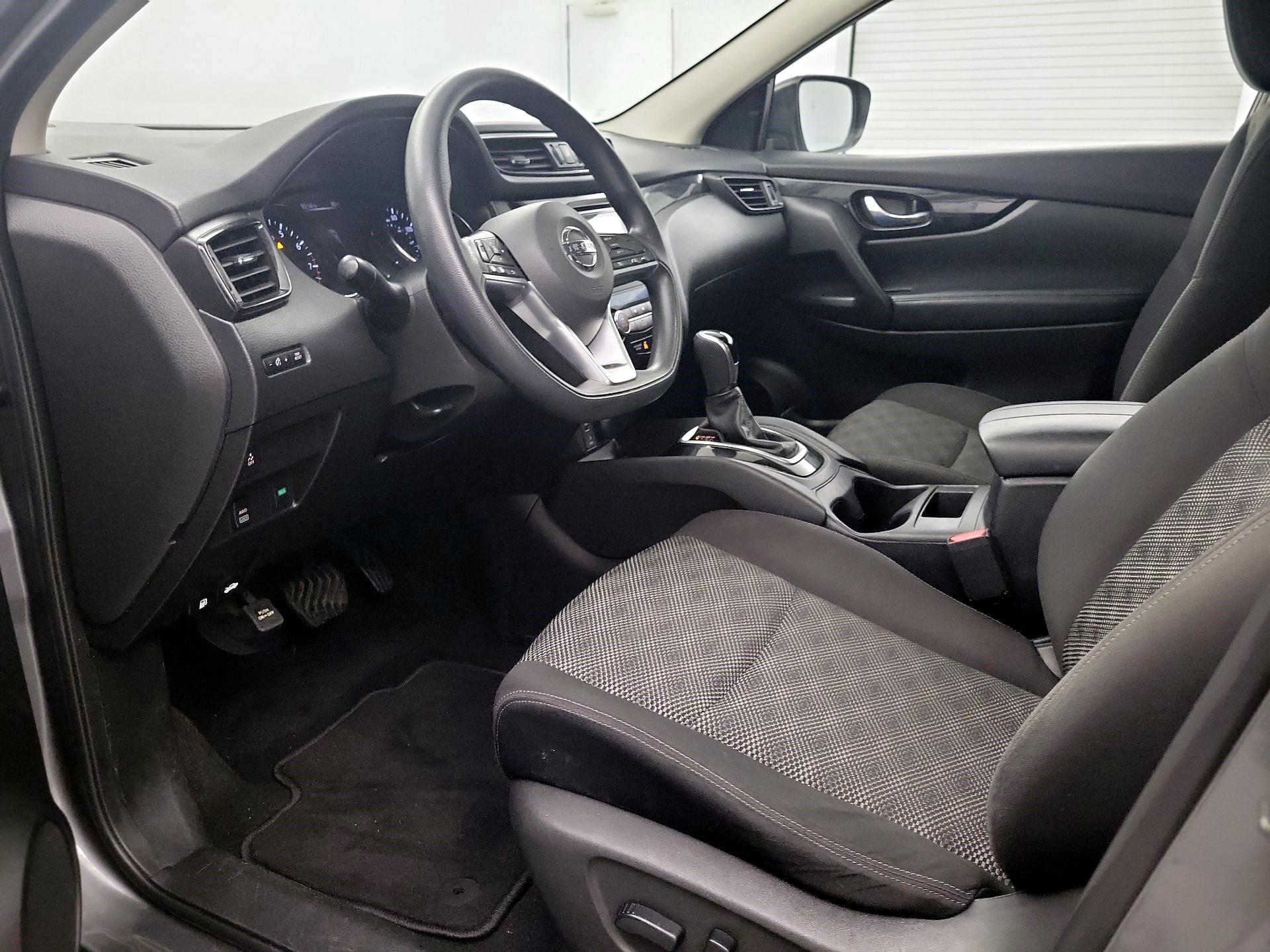 Thumbnail: 2018 Nissan Rogue Sport - 9