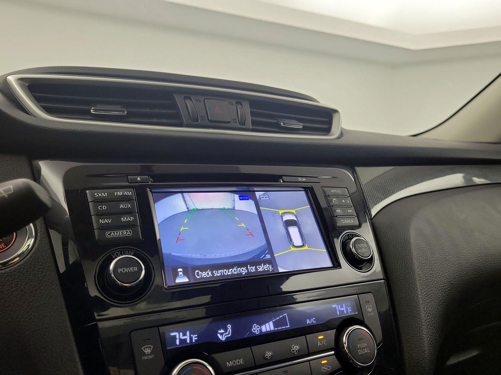 Thumbnail: 2016 Nissan Rogue - 13