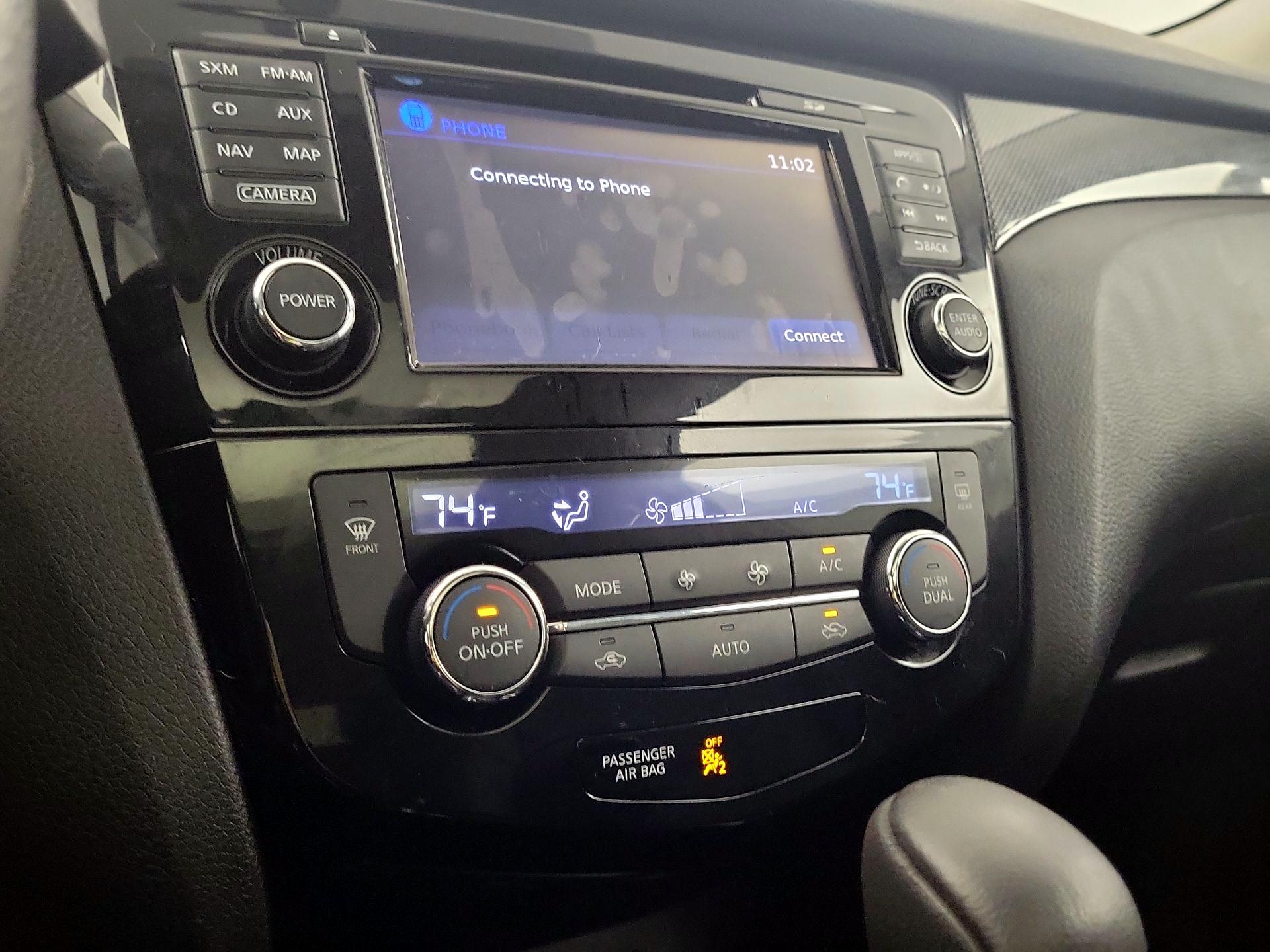 Thumbnail: 2016 Nissan Rogue - 15