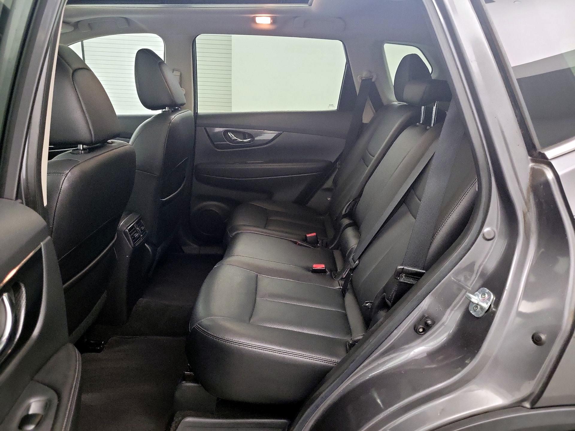 Thumbnail: 2016 Nissan Rogue - 19