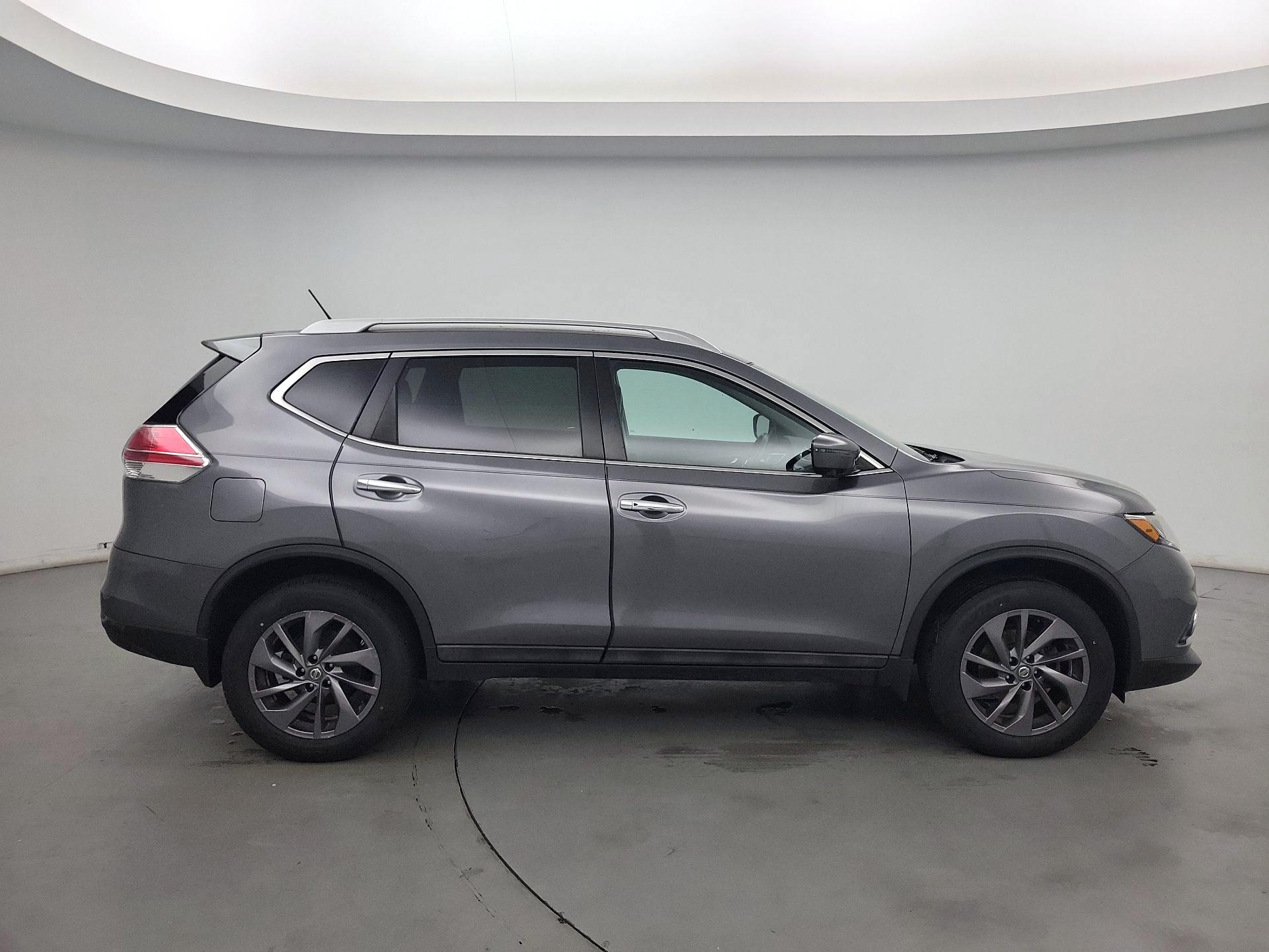 Thumbnail: 2016 Nissan Rogue - 4