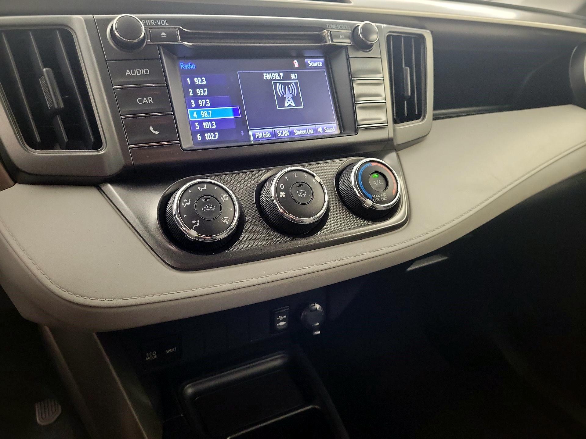 Thumbnail: 2014 Toyota RAV4 - 14