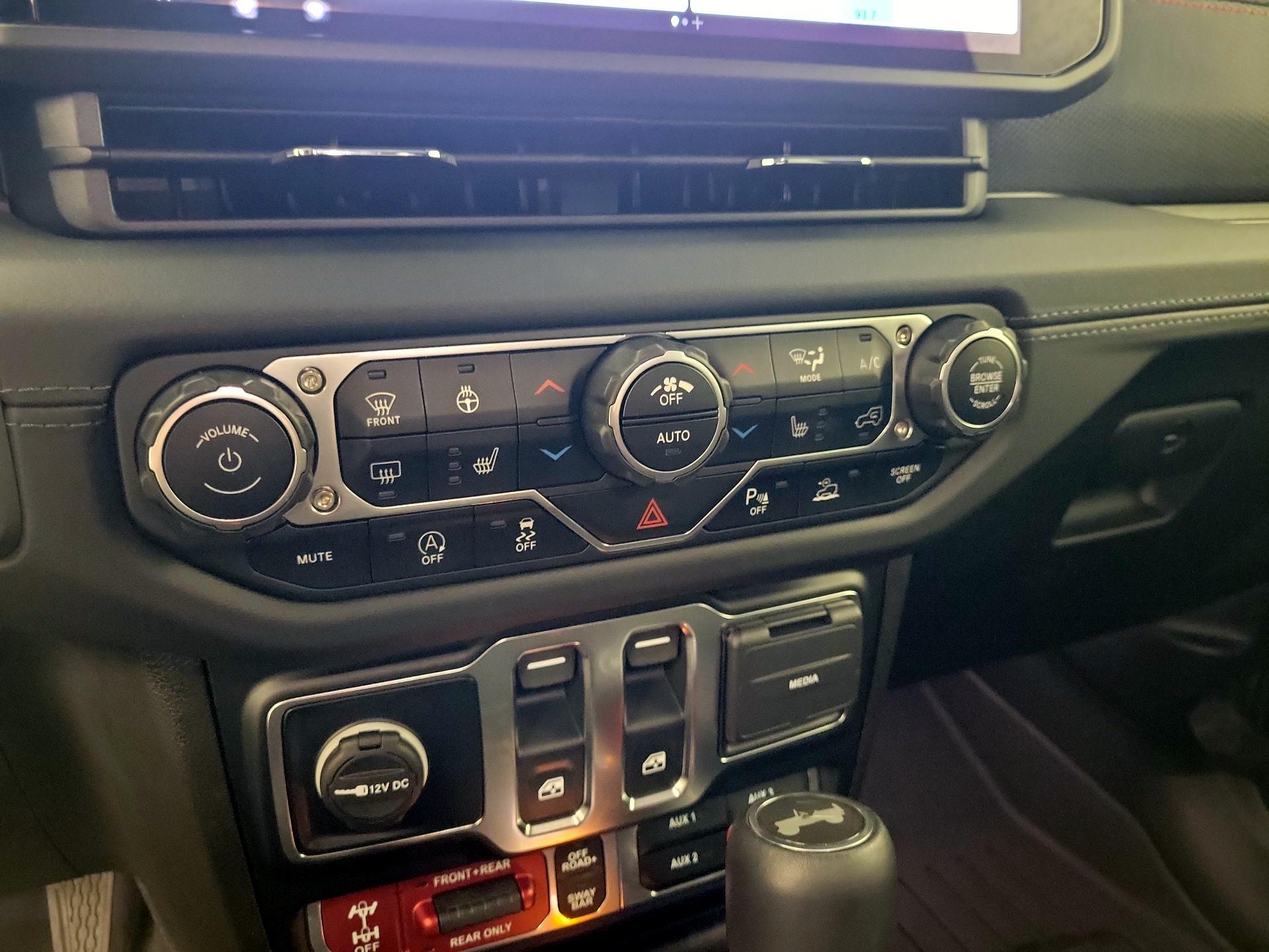 Thumbnail: 2024 Jeep Wrangler - 17