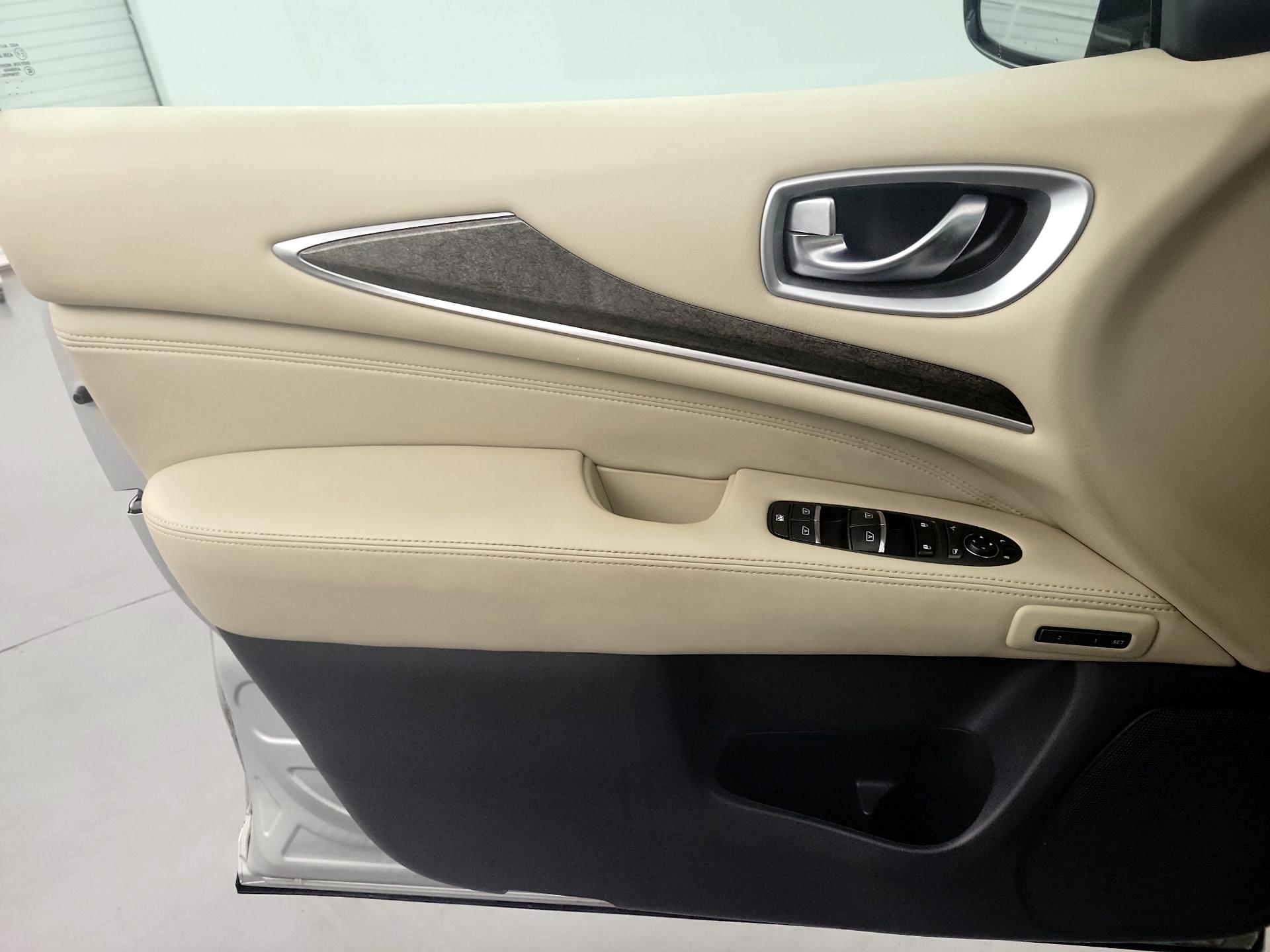Thumbnail: 2015 INFINITI QX60 - 12
