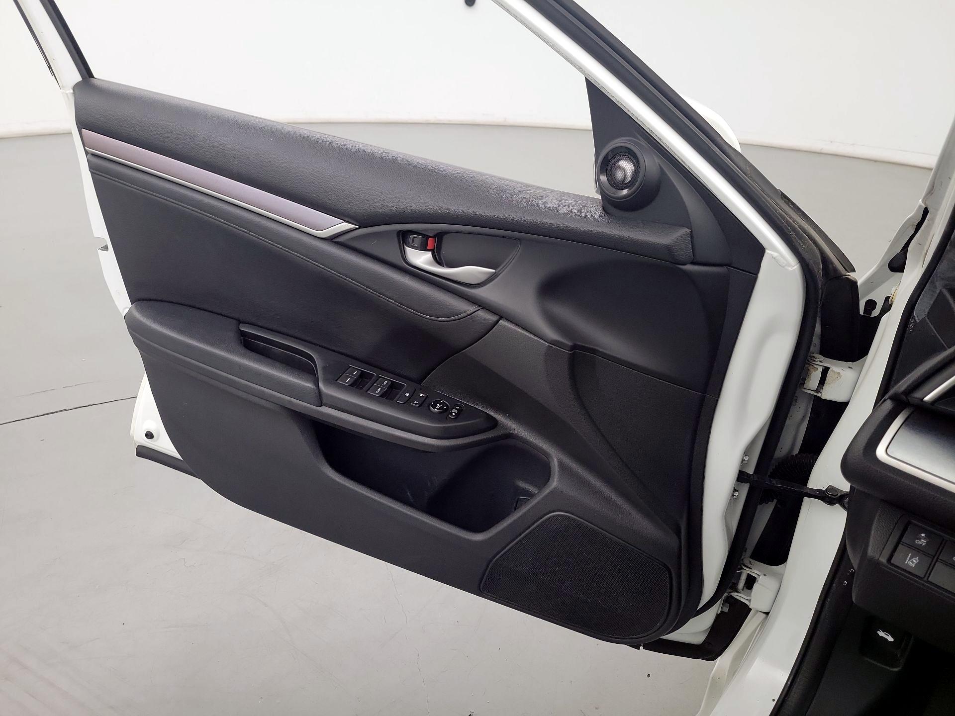 Thumbnail: 2016 Honda Civic - 12