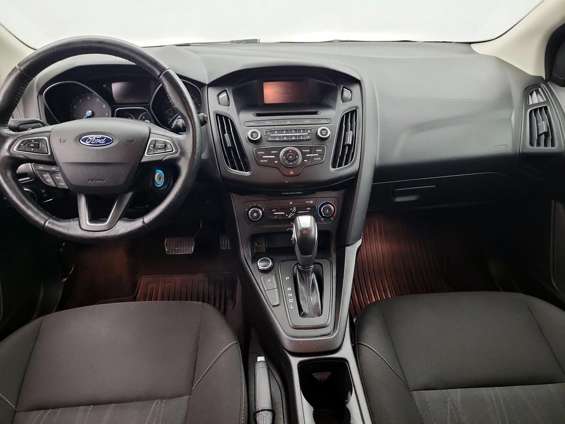 Thumbnail: 2016 Ford Focus - 9