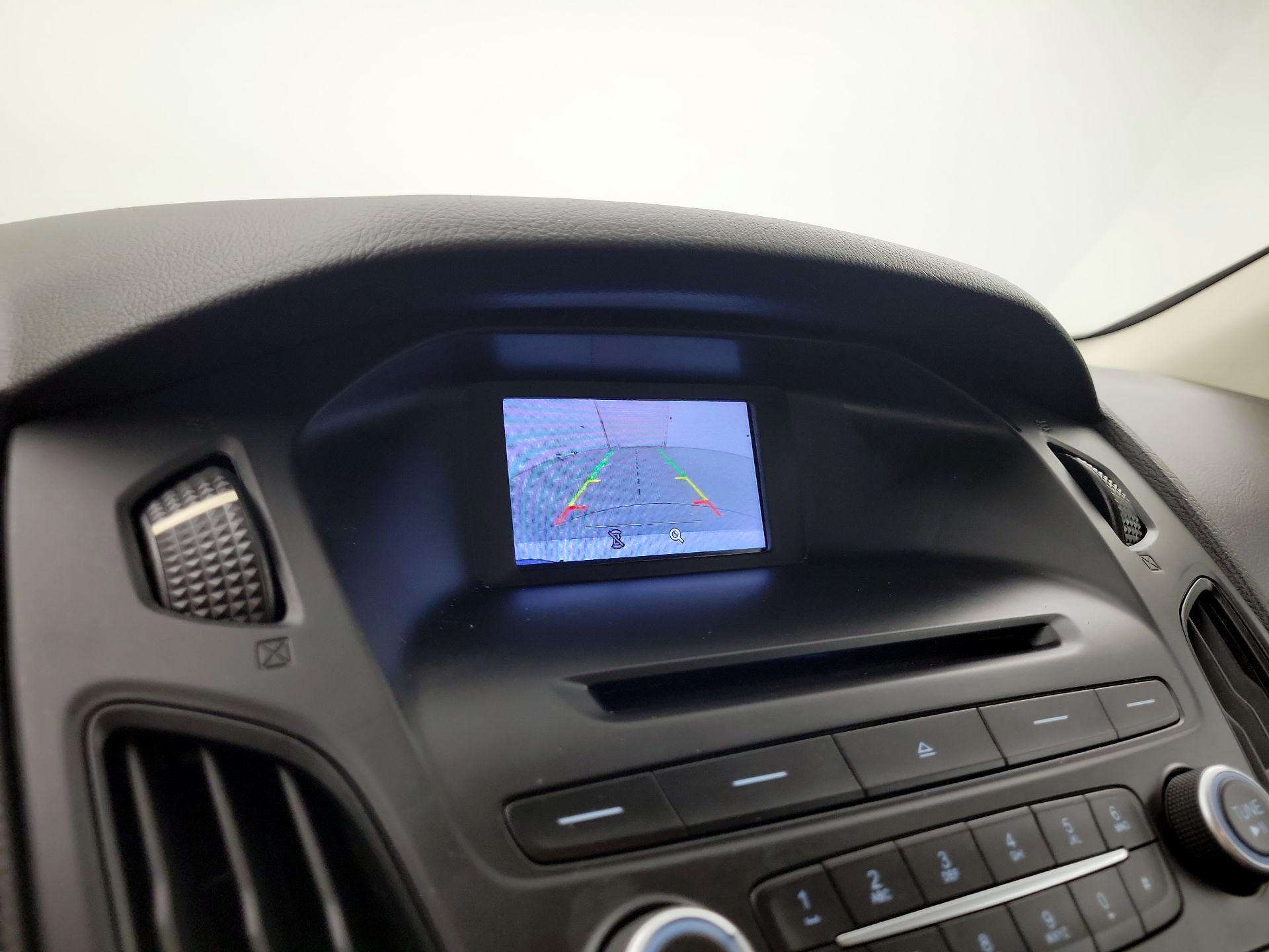 Thumbnail: 2016 Ford Focus - 14