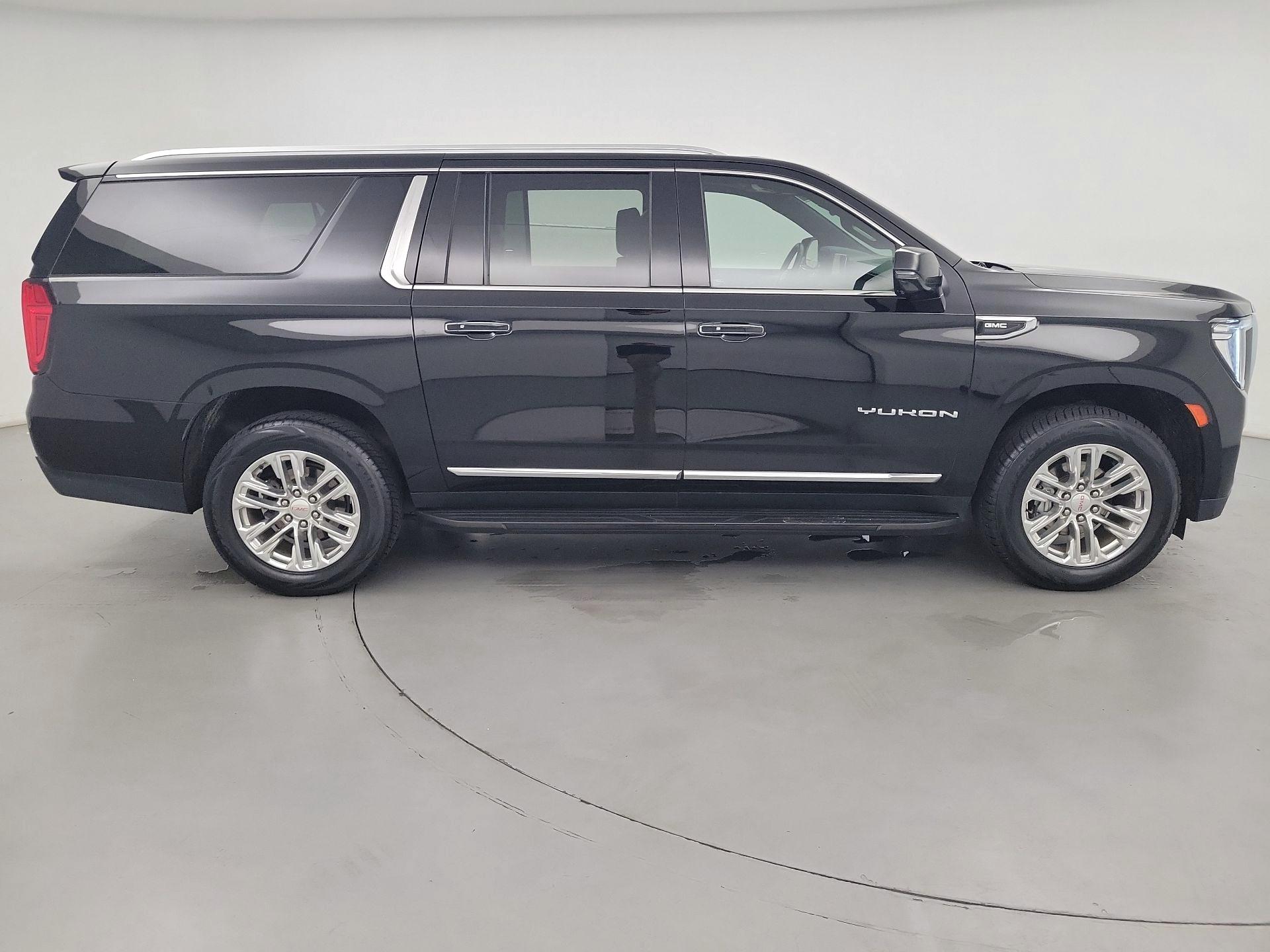 Thumbnail: 2022 GMC Yukon XL - 4