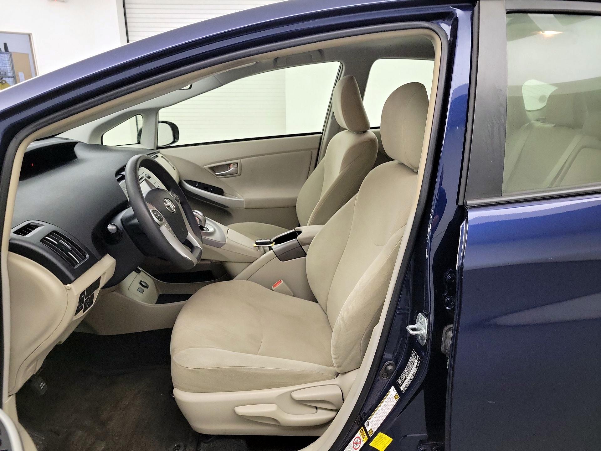 Thumbnail: 2015 Toyota Prius - 9