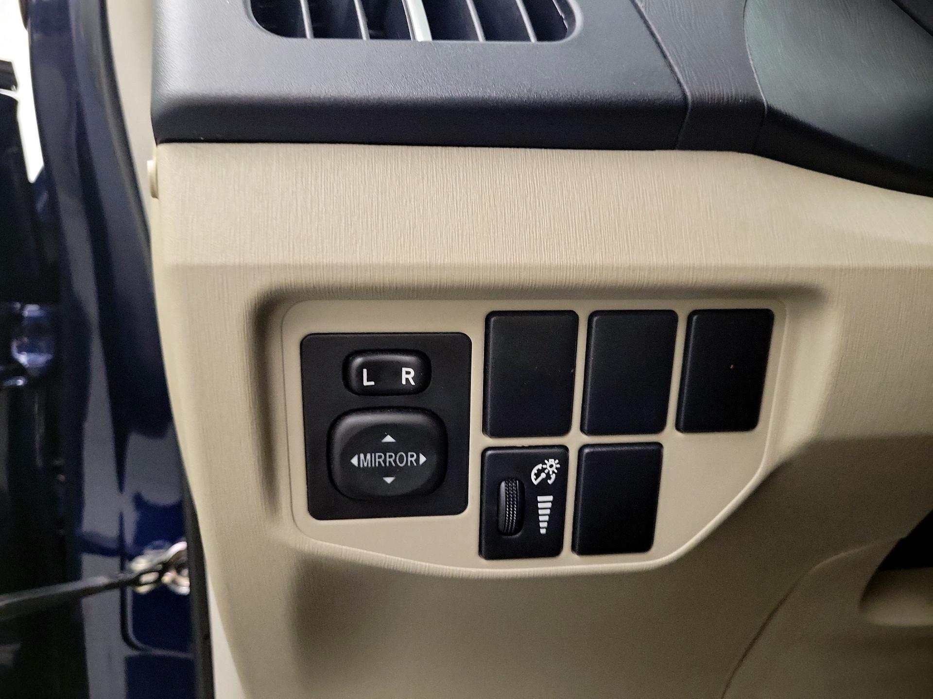 Thumbnail: 2015 Toyota Prius - 11