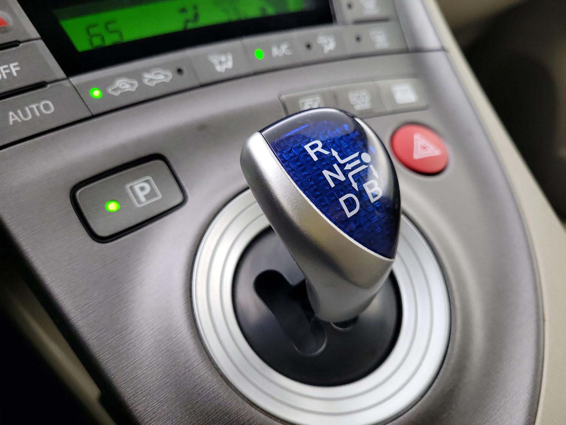 Thumbnail: 2015 Toyota Prius - 14
