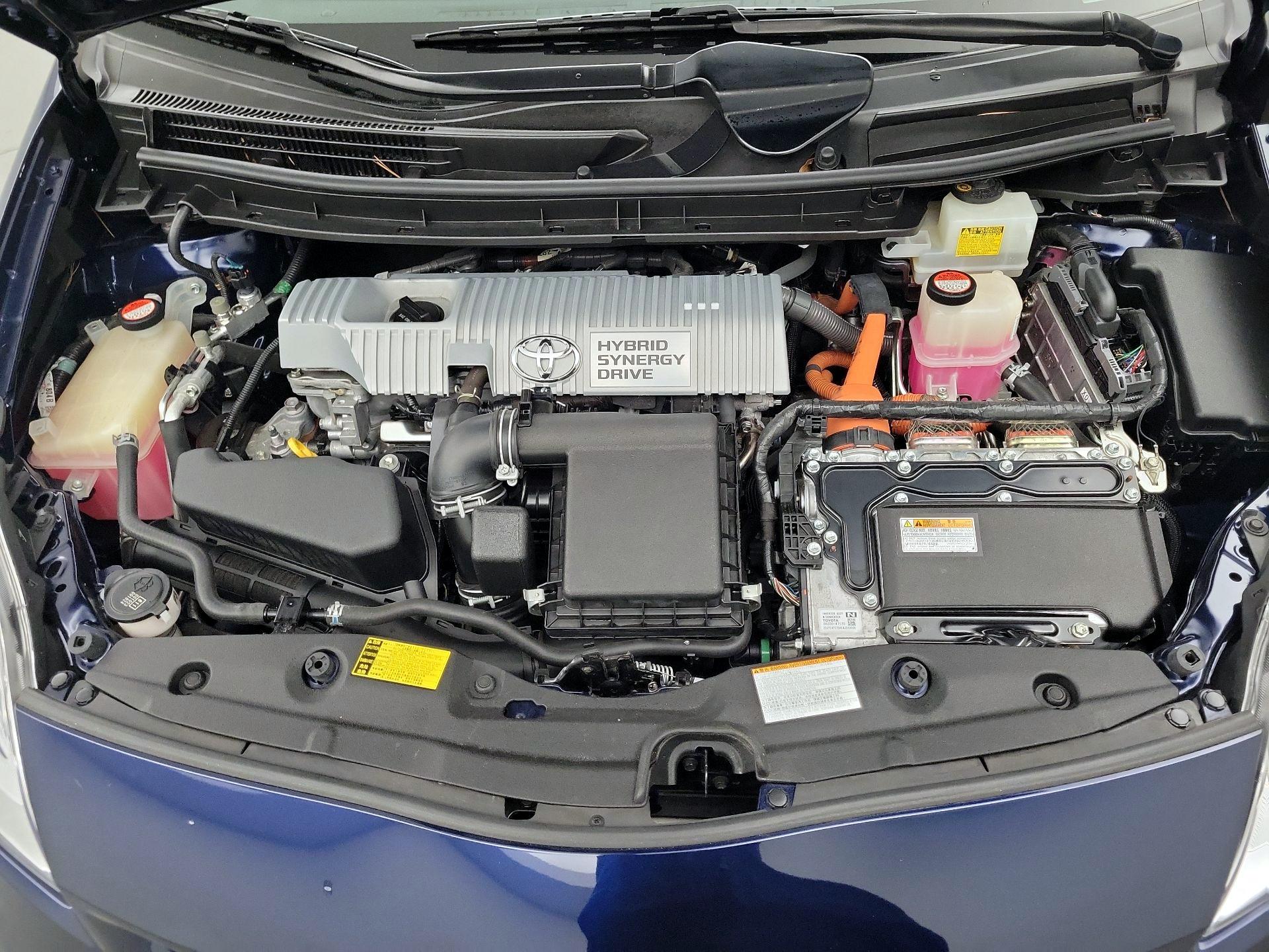 Thumbnail: 2015 Toyota Prius - 18