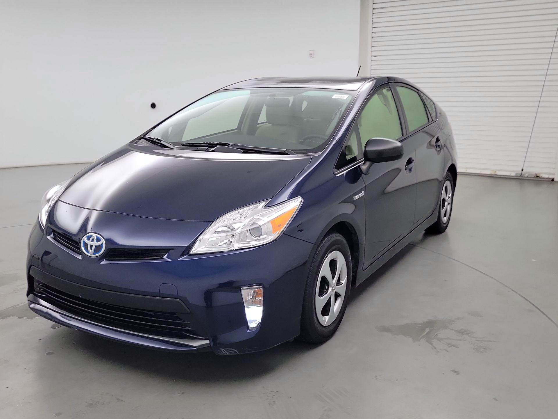 Thumbnail: 2015 Toyota Prius - 3