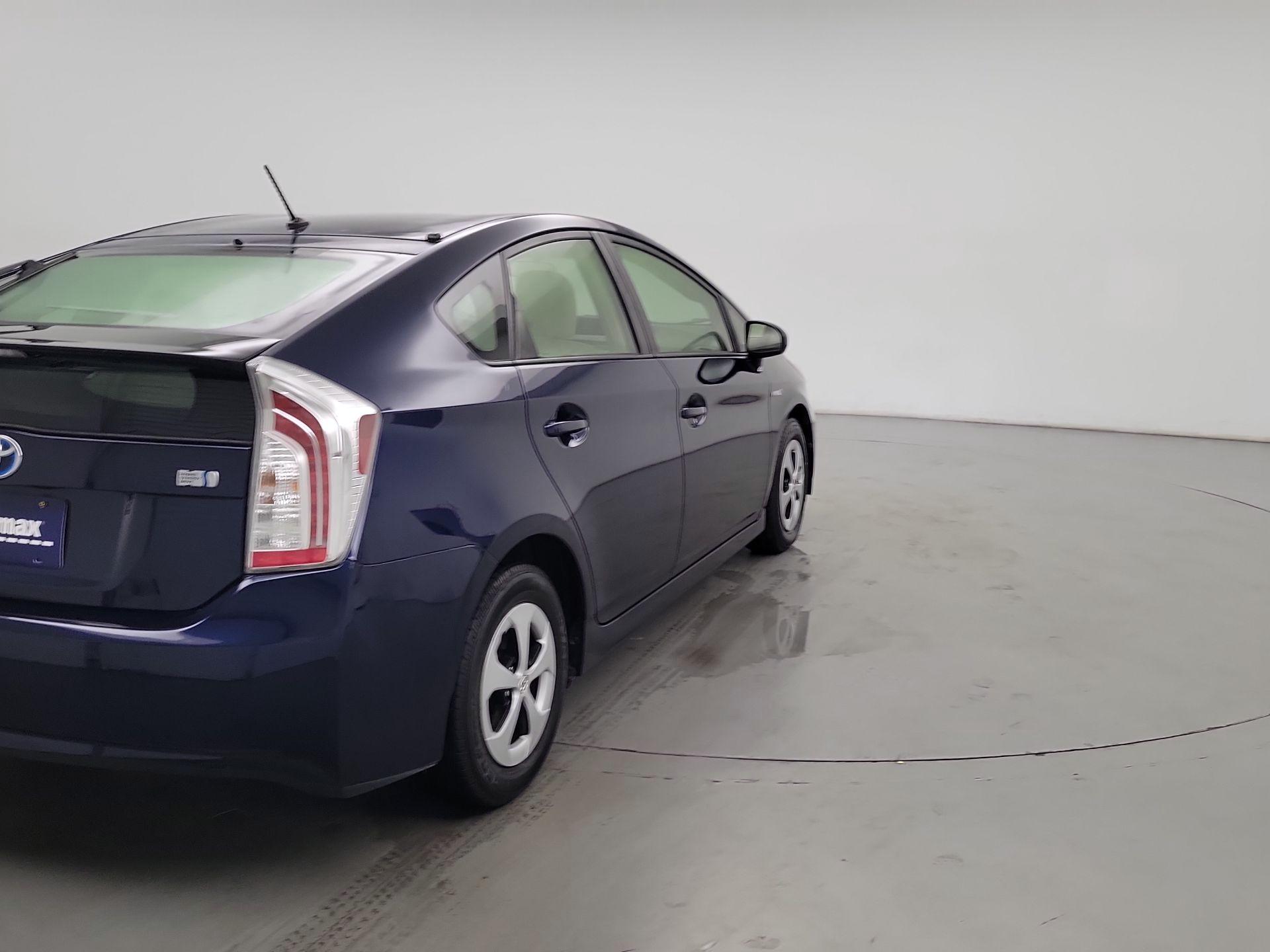 Thumbnail: 2015 Toyota Prius - 5