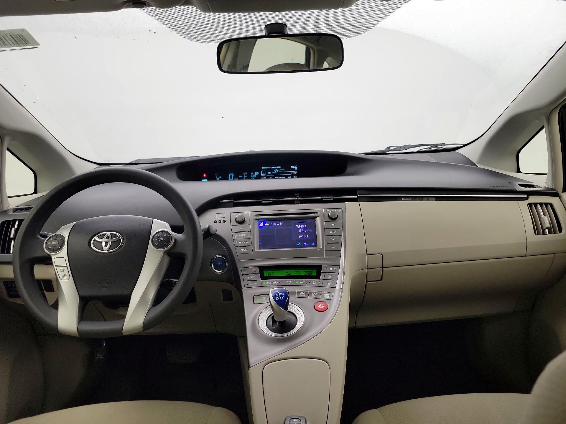 Thumbnail: 2015 Toyota Prius - 8