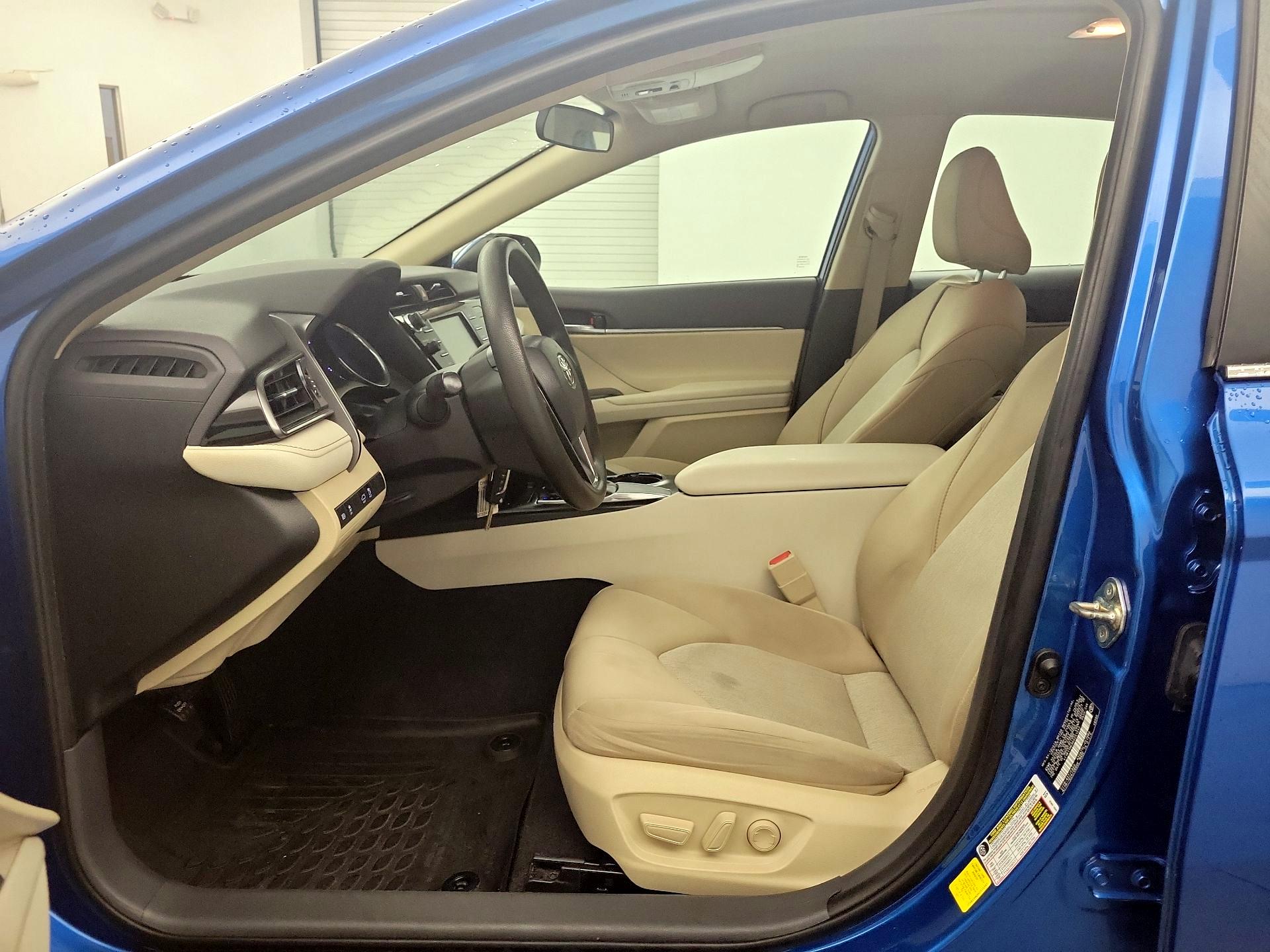 Thumbnail: 2019 Toyota Camry - 9