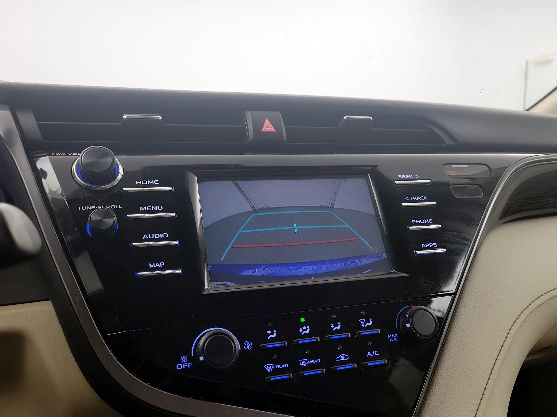 Thumbnail: 2019 Toyota Camry - 12