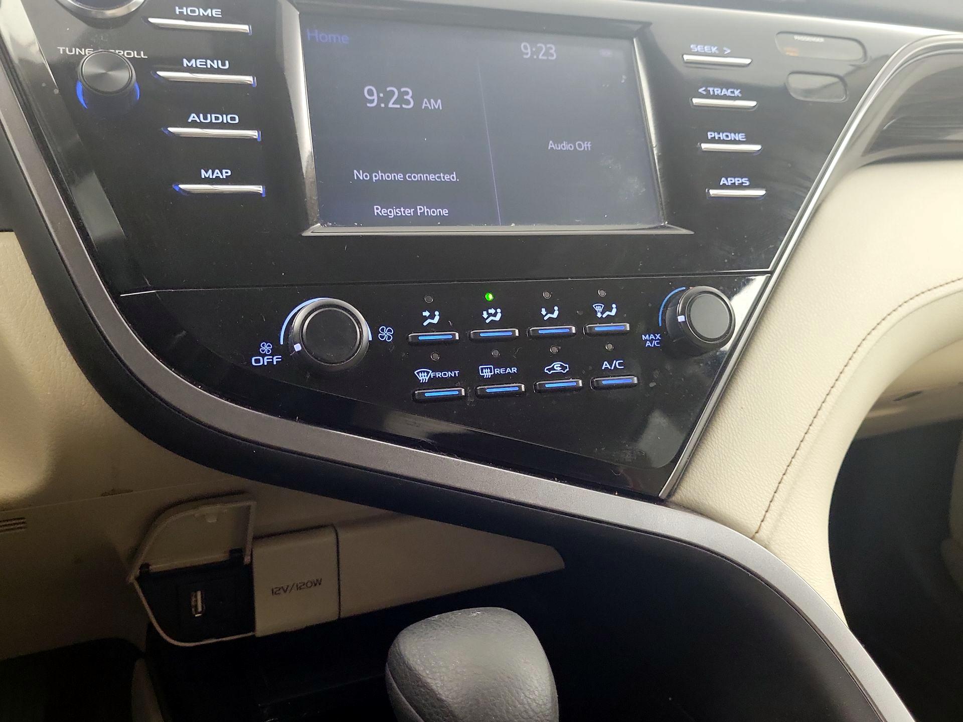 Thumbnail: 2019 Toyota Camry - 14