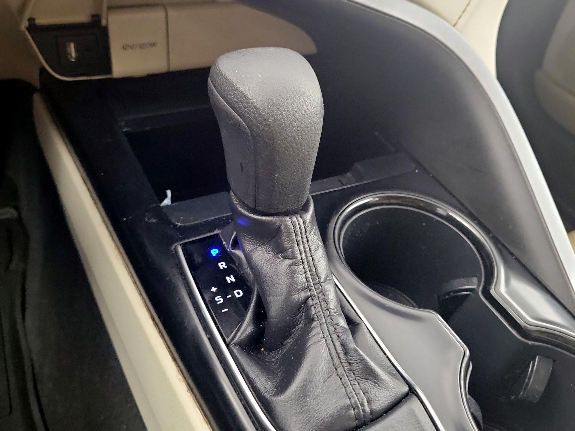 Thumbnail: 2019 Toyota Camry - 15