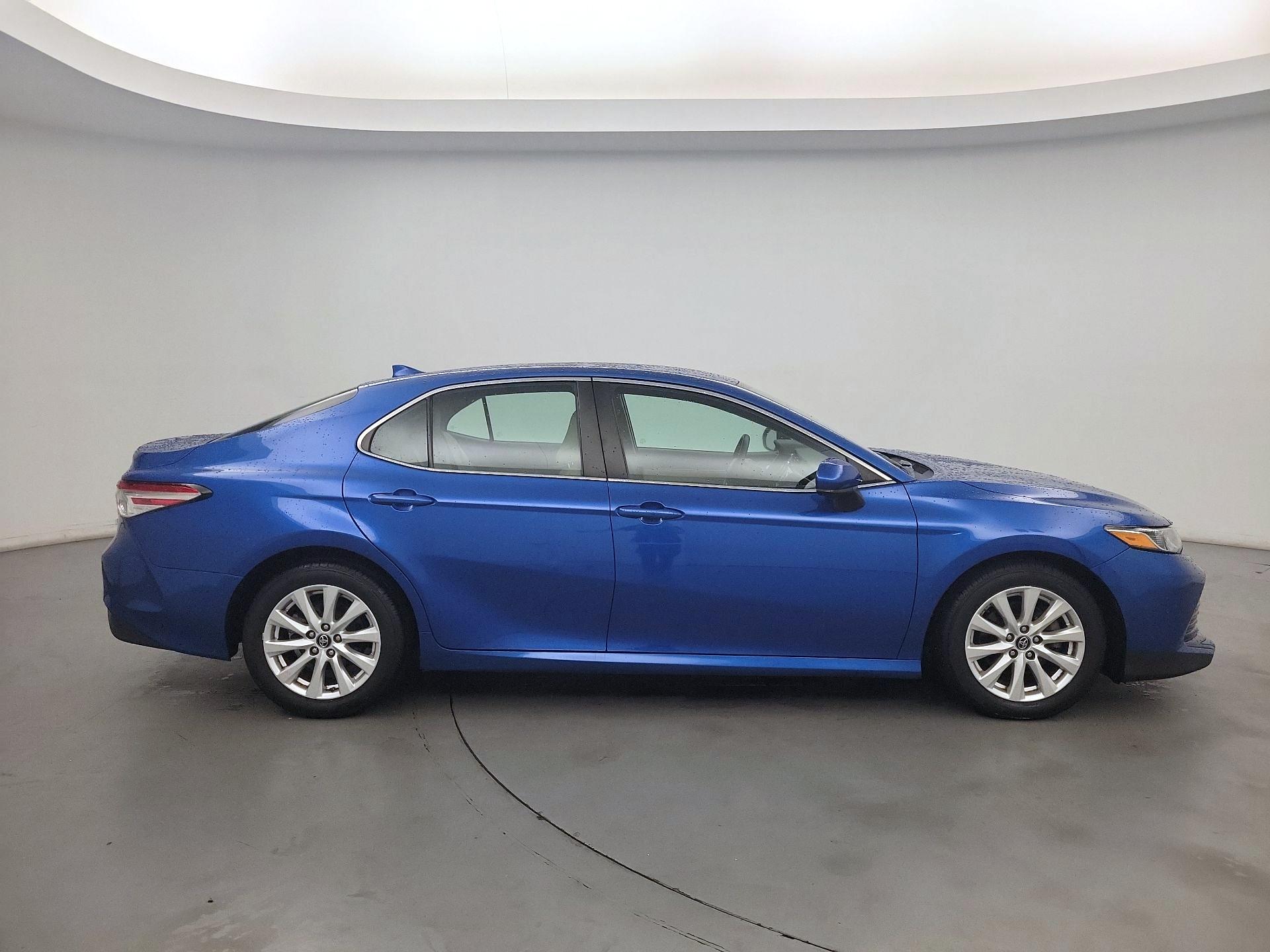 Thumbnail: 2019 Toyota Camry - 4