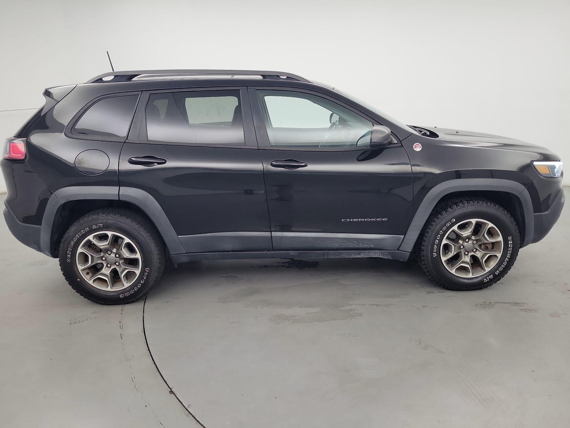 Thumbnail: 2020 Jeep Cherokee - 4