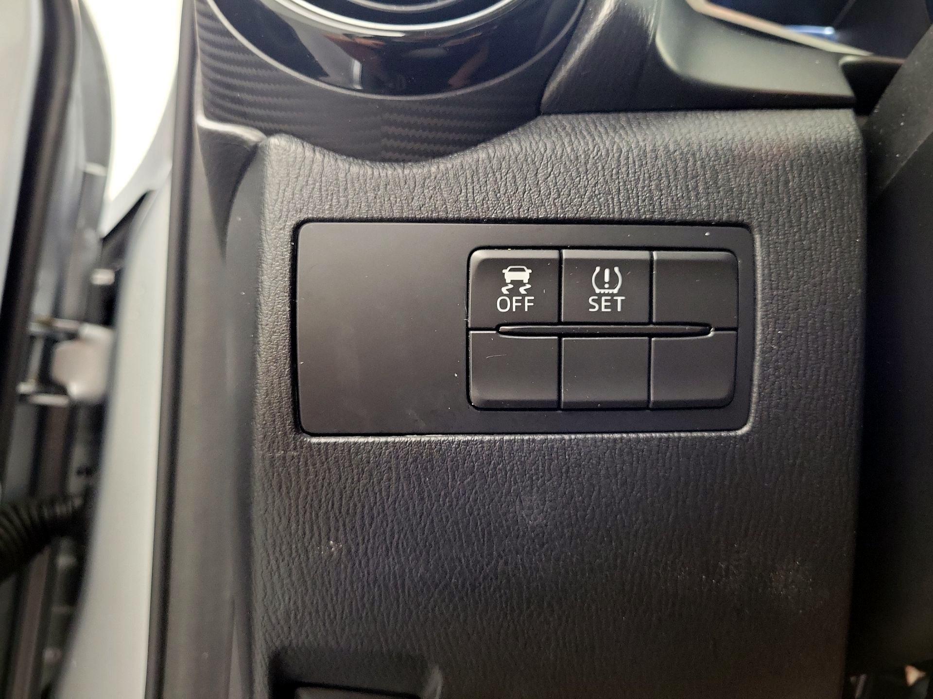 Thumbnail: 2019 Toyota Yaris - 11